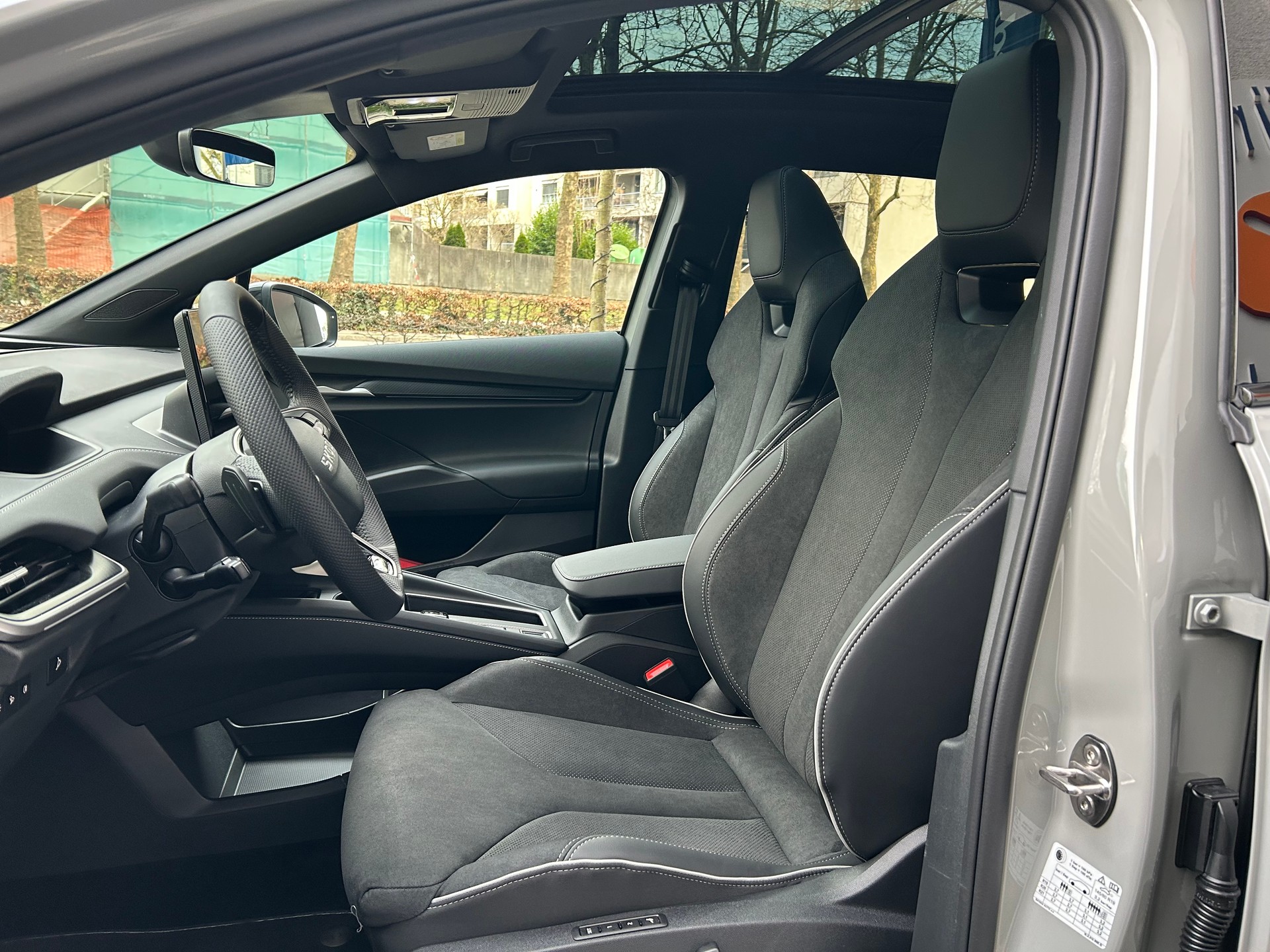 SKODA Enyaq 85x Sportline 4x4-image-11