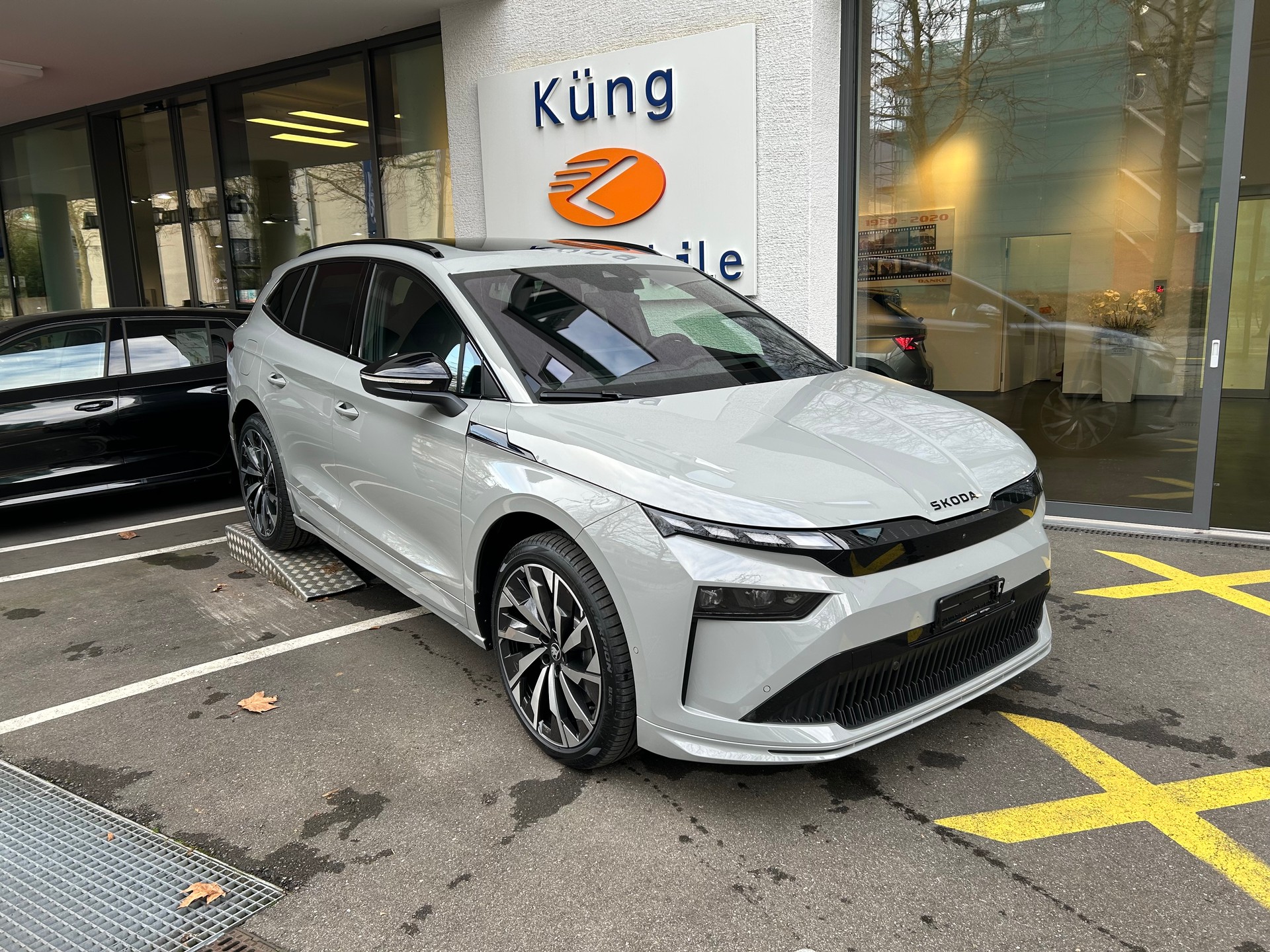 SKODA Enyaq 85x Sportline 4x4-image-0