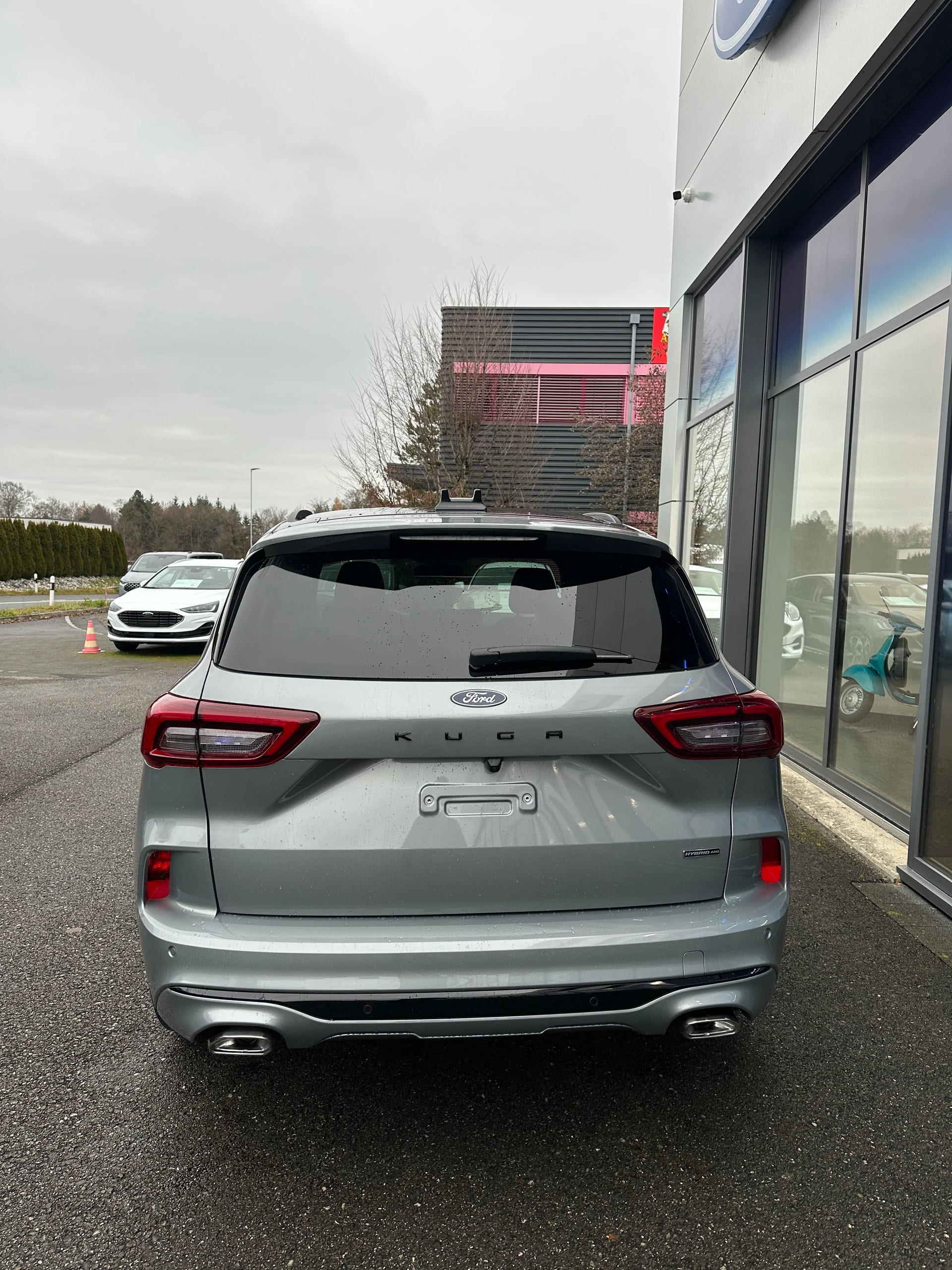 FORD Kuga 2.5 Hybrid ST-Line X 4x4 FHEV-image-4