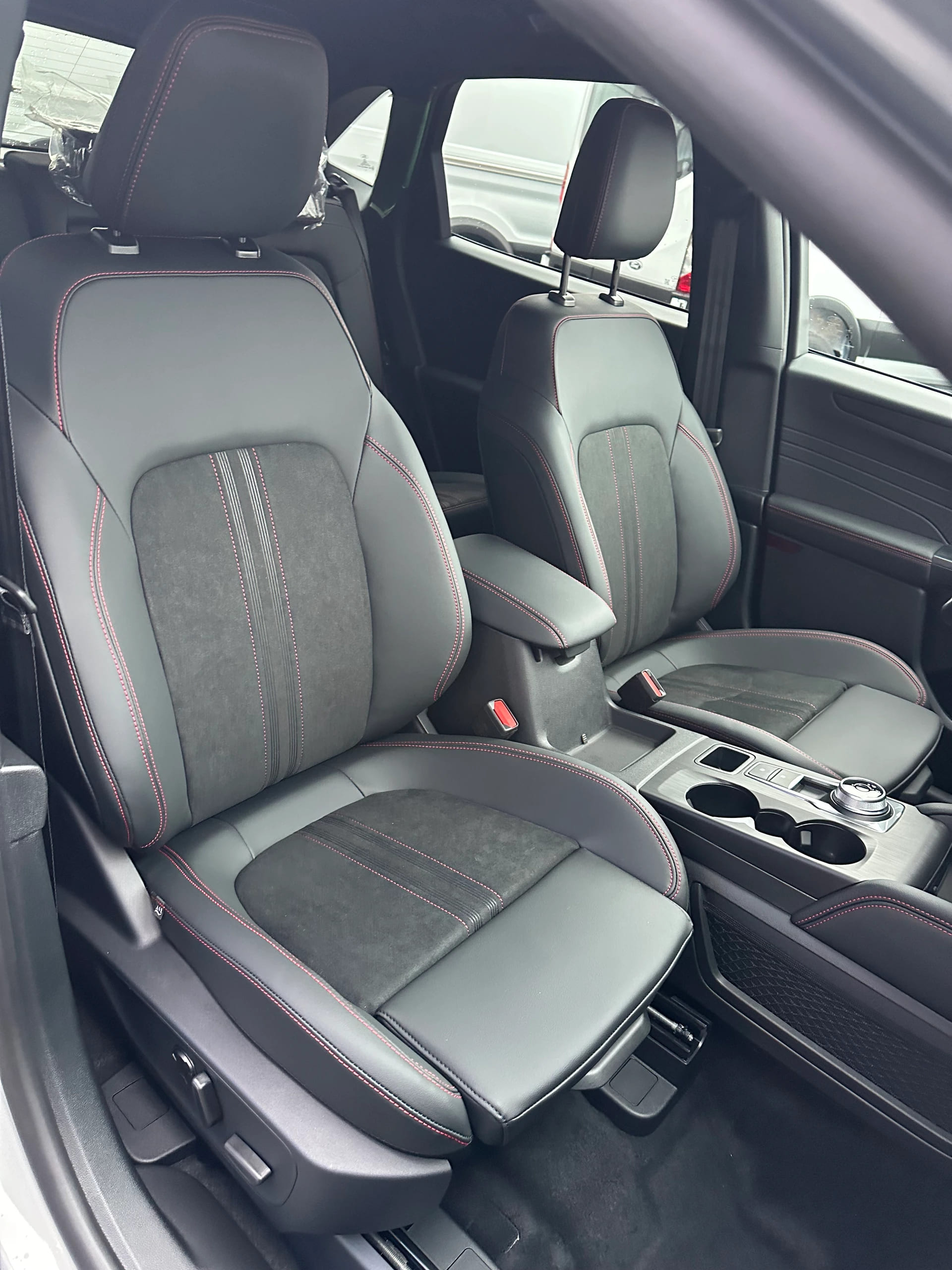 FORD Kuga 2.5 Hybrid ST-Line X 4x4 FHEV-image-14