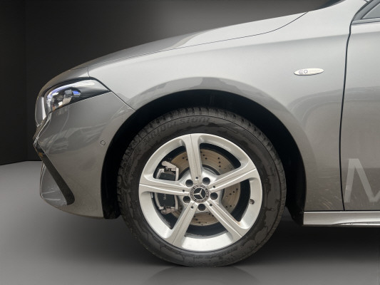 MERCEDES-BENZ A 250 e EQ Star 8G-DCT-image-4