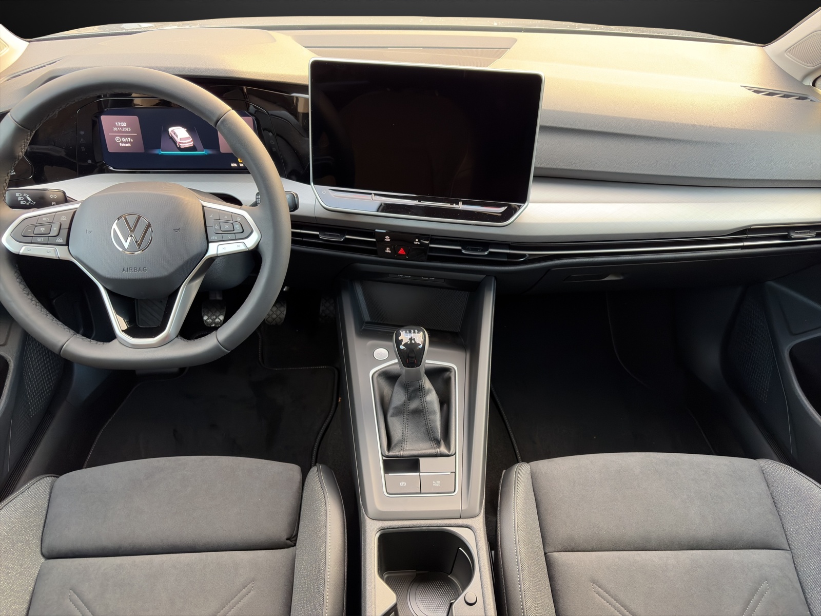 VW Golf 1.5 TSI Basis-image-11