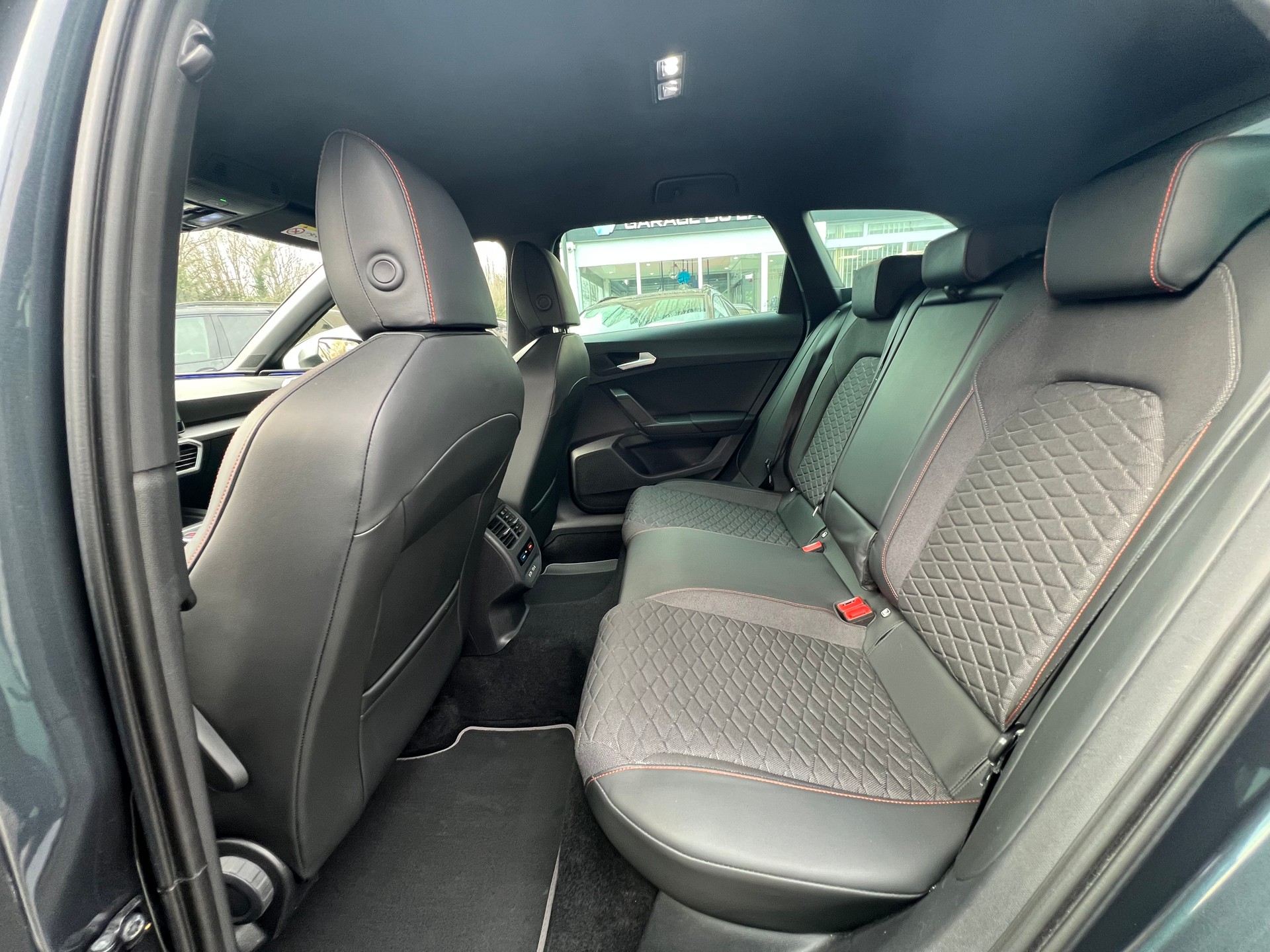 SEAT Leon ST 1.4 eHybrid pHEV DSG Hola FR-image-9