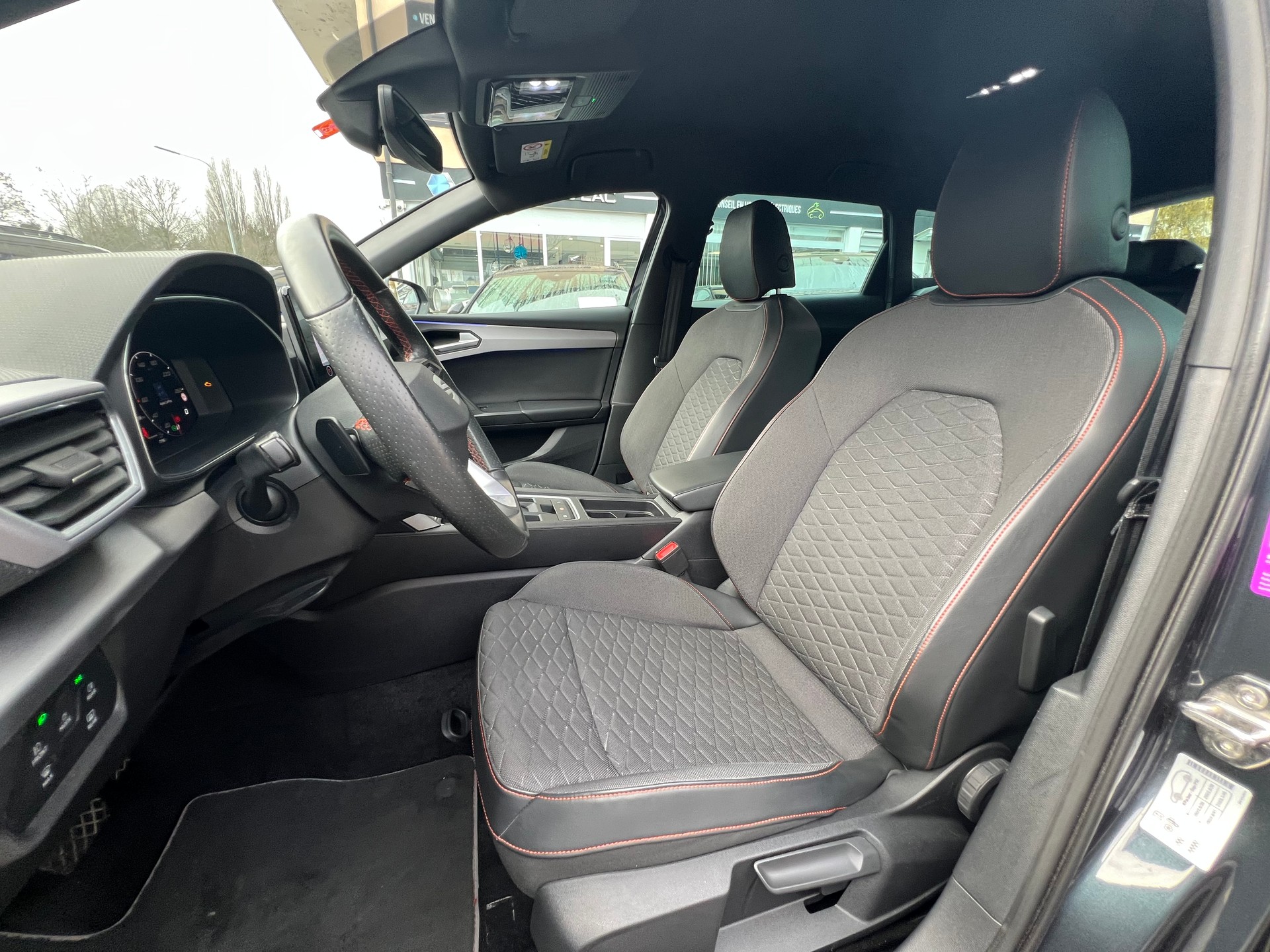 SEAT Leon ST 1.4 eHybrid pHEV DSG Hola FR-image-10