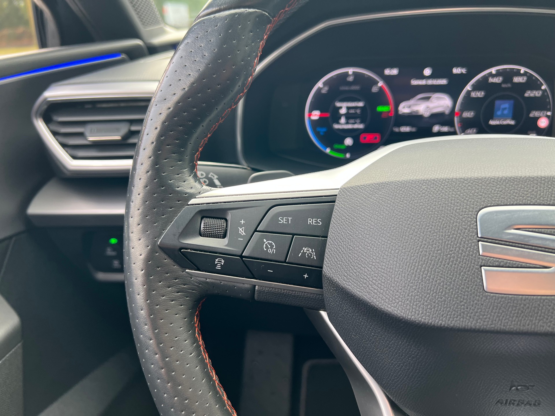 SEAT Leon ST 1.4 eHybrid pHEV DSG Hola FR-image-12
