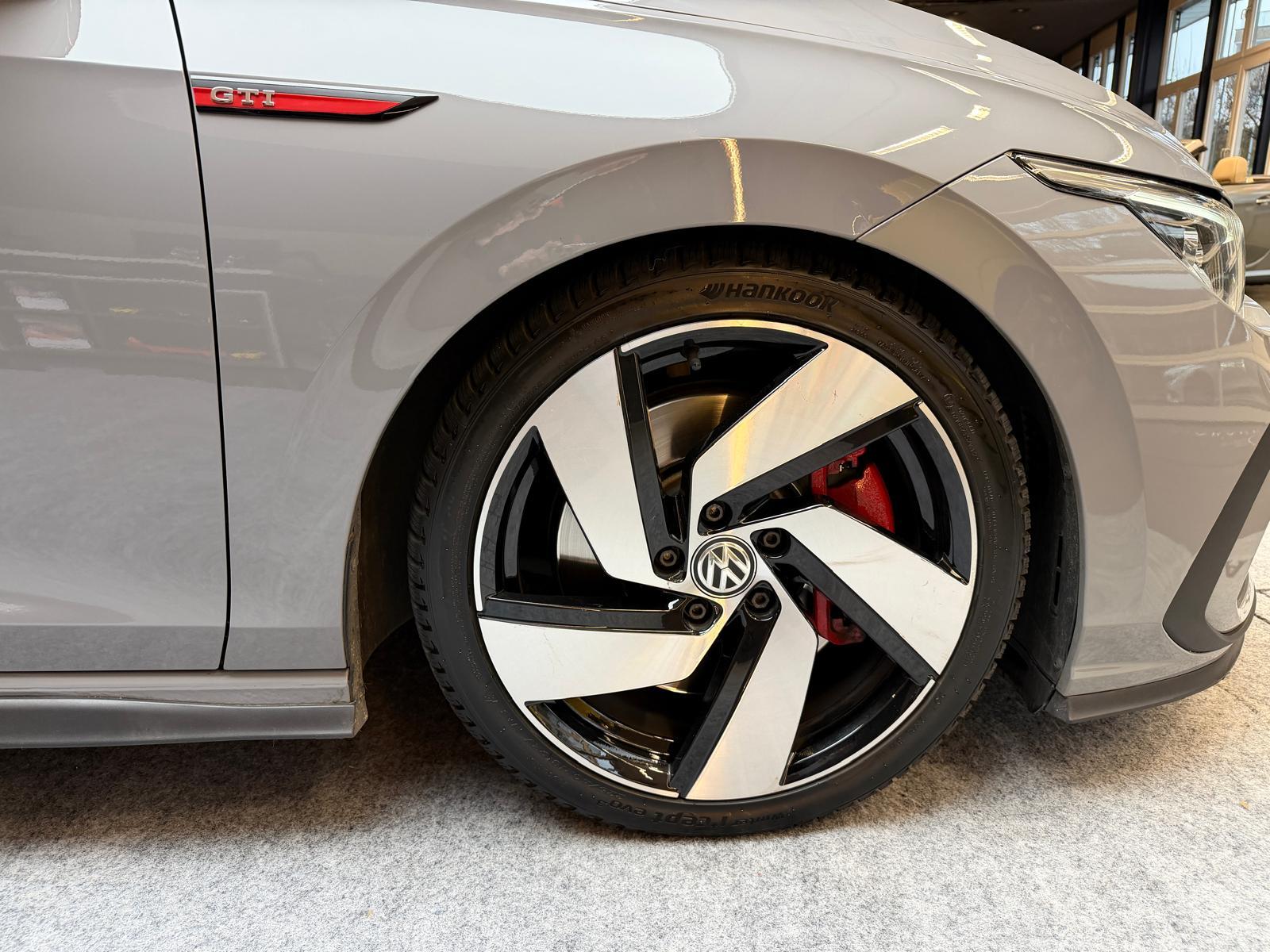 VW Golf VIII 2.0 TSI GTI DSG-image-8