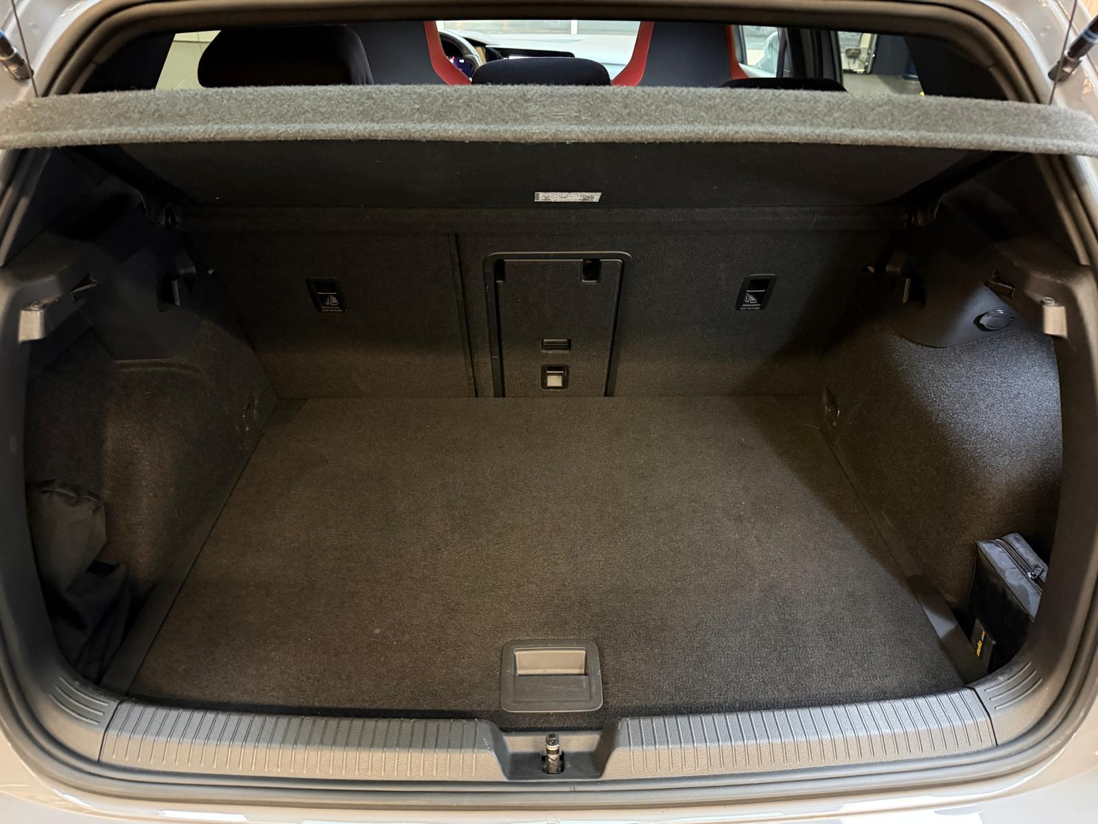 VW Golf VIII 2.0 TSI GTI DSG-image-18