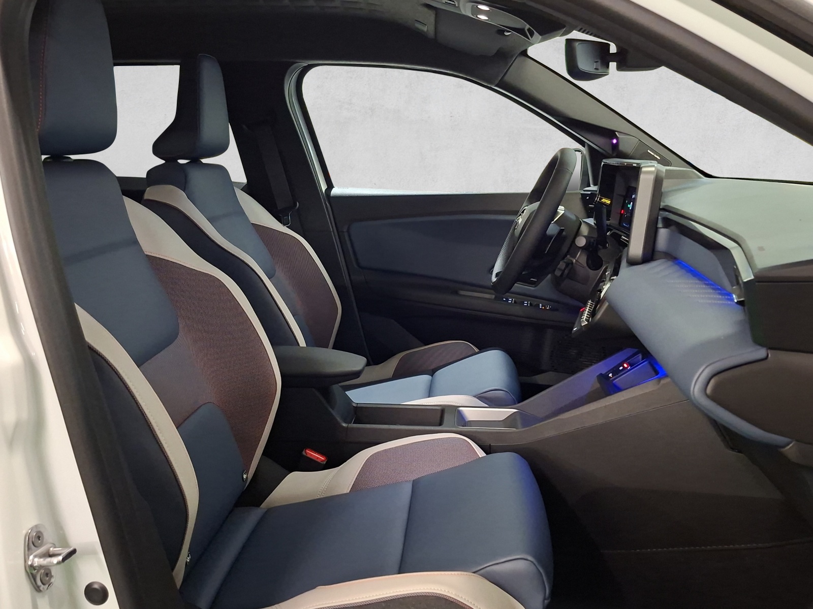NISSAN Micra Evolve 52kWh-image-13