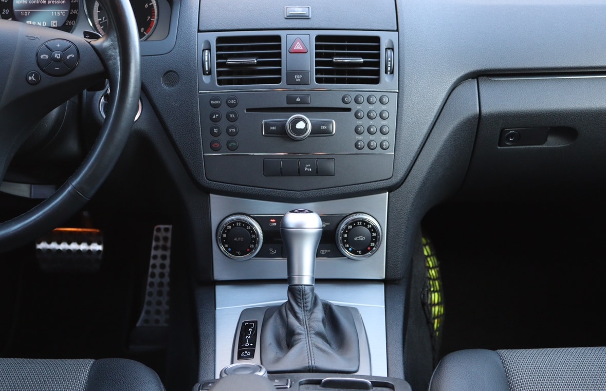 MERCEDES-BENZ C 180 CGI BlueEfficiency Automatic-image-7