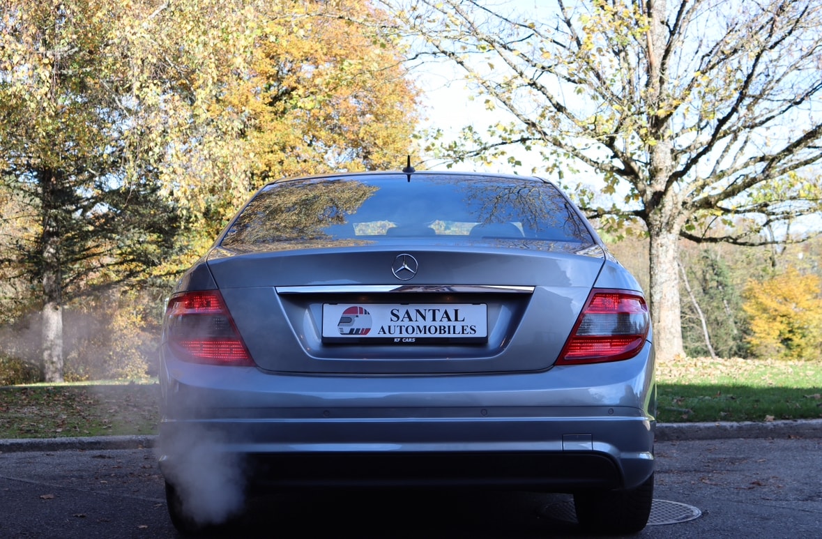 MERCEDES-BENZ C 180 CGI BlueEfficiency Automatic-image-4