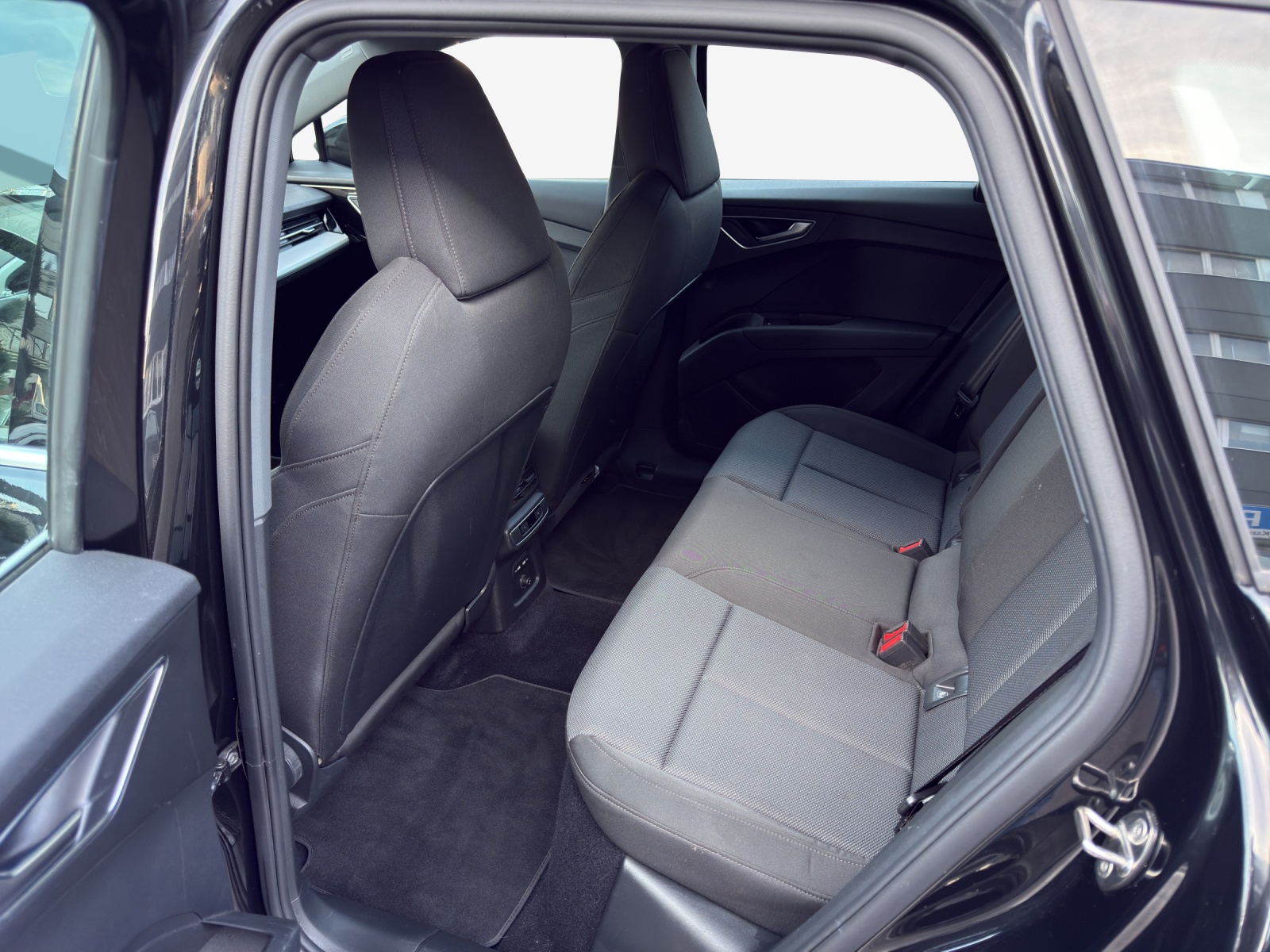 AUDI Q4 e-tron 35-image-12