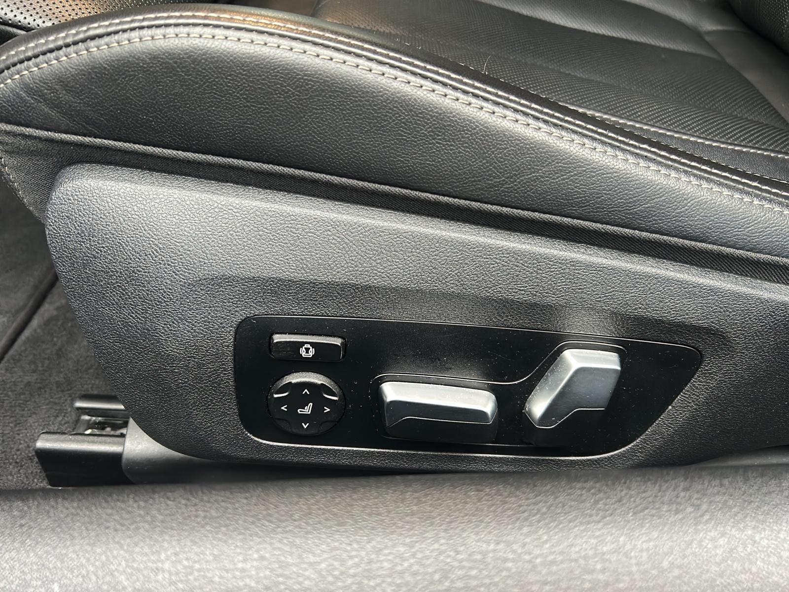 BMW M850i xDrive Coupé-image-17