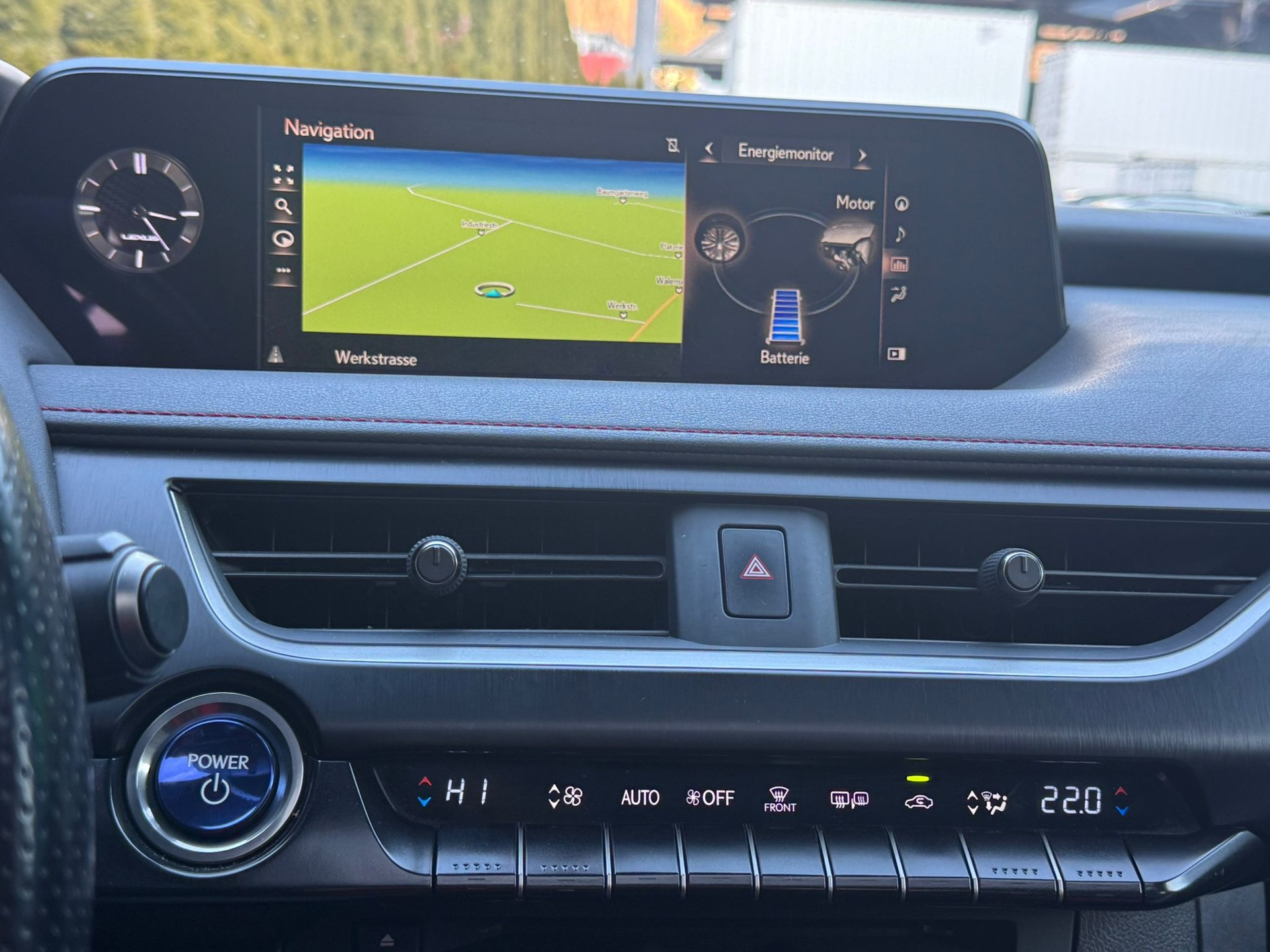 LEXUS UX 250h F Sport AWD Automatic-image-18