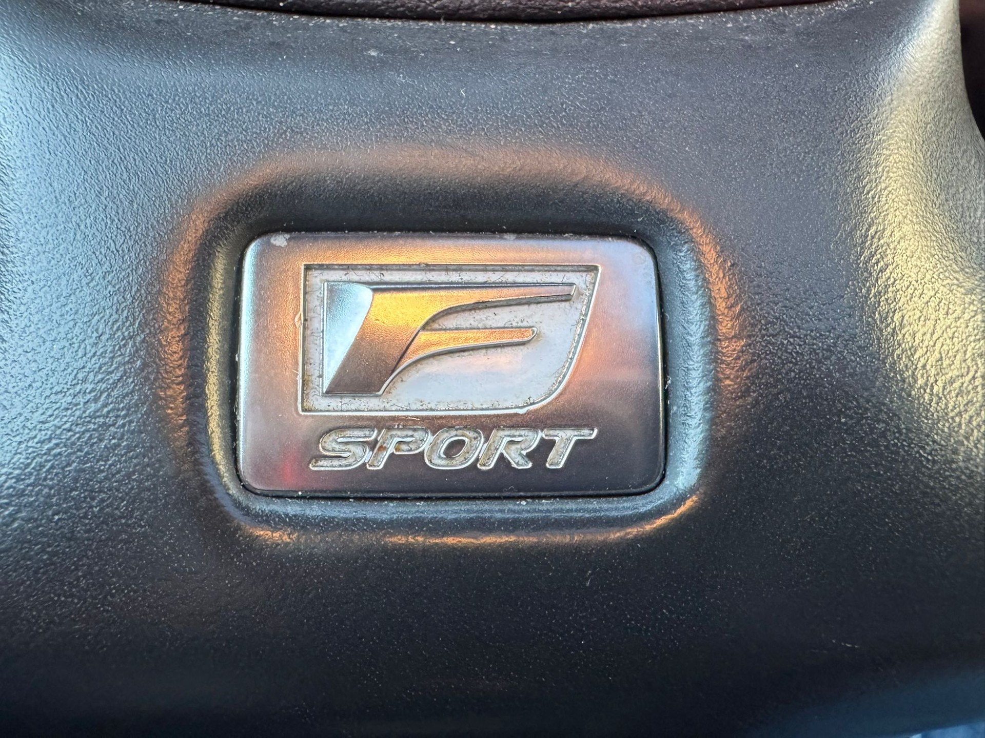 LEXUS UX 250h F Sport AWD Automatic-image-8