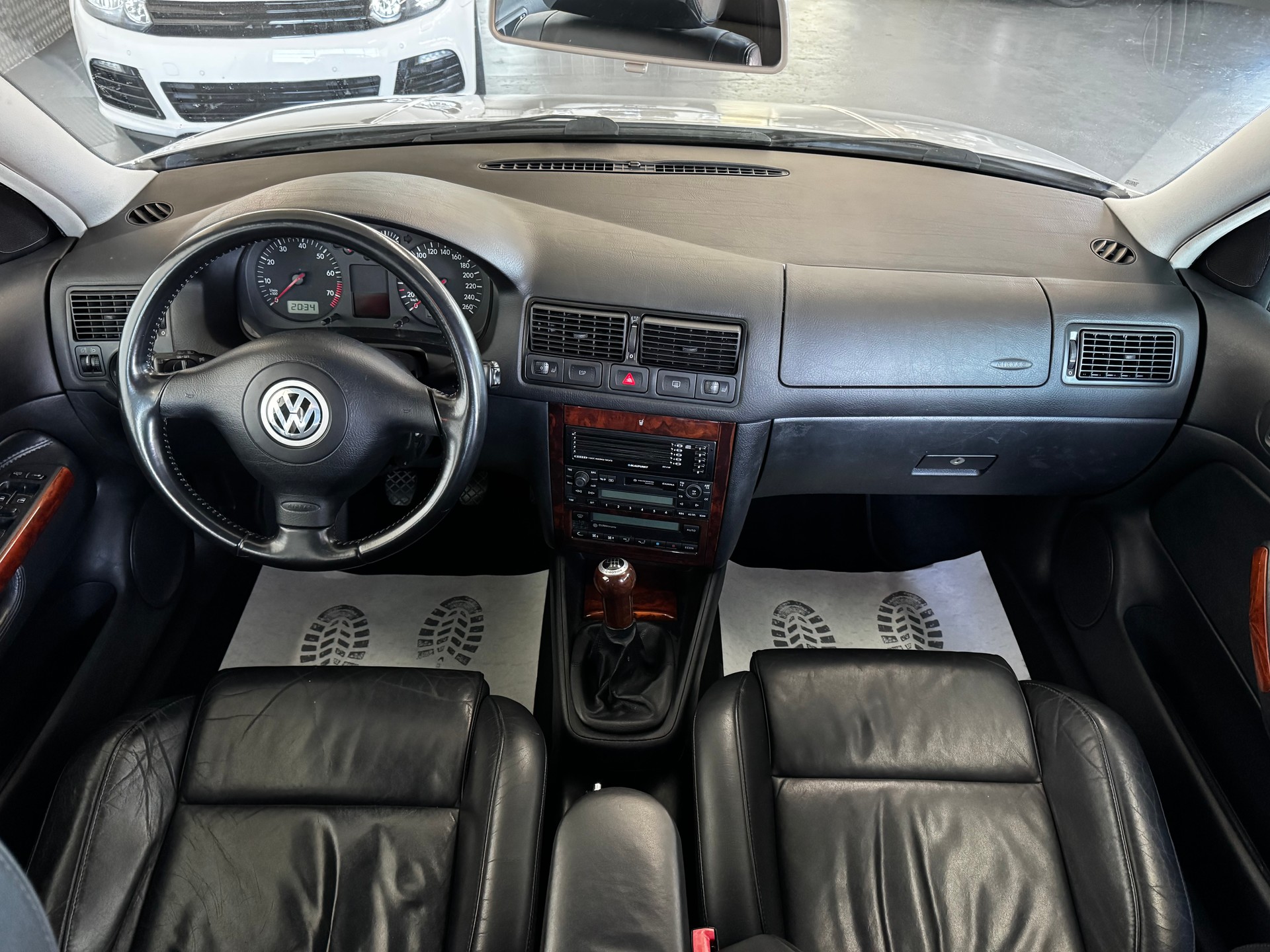 VW Golf 2.8 Highline 4Motion-image-18