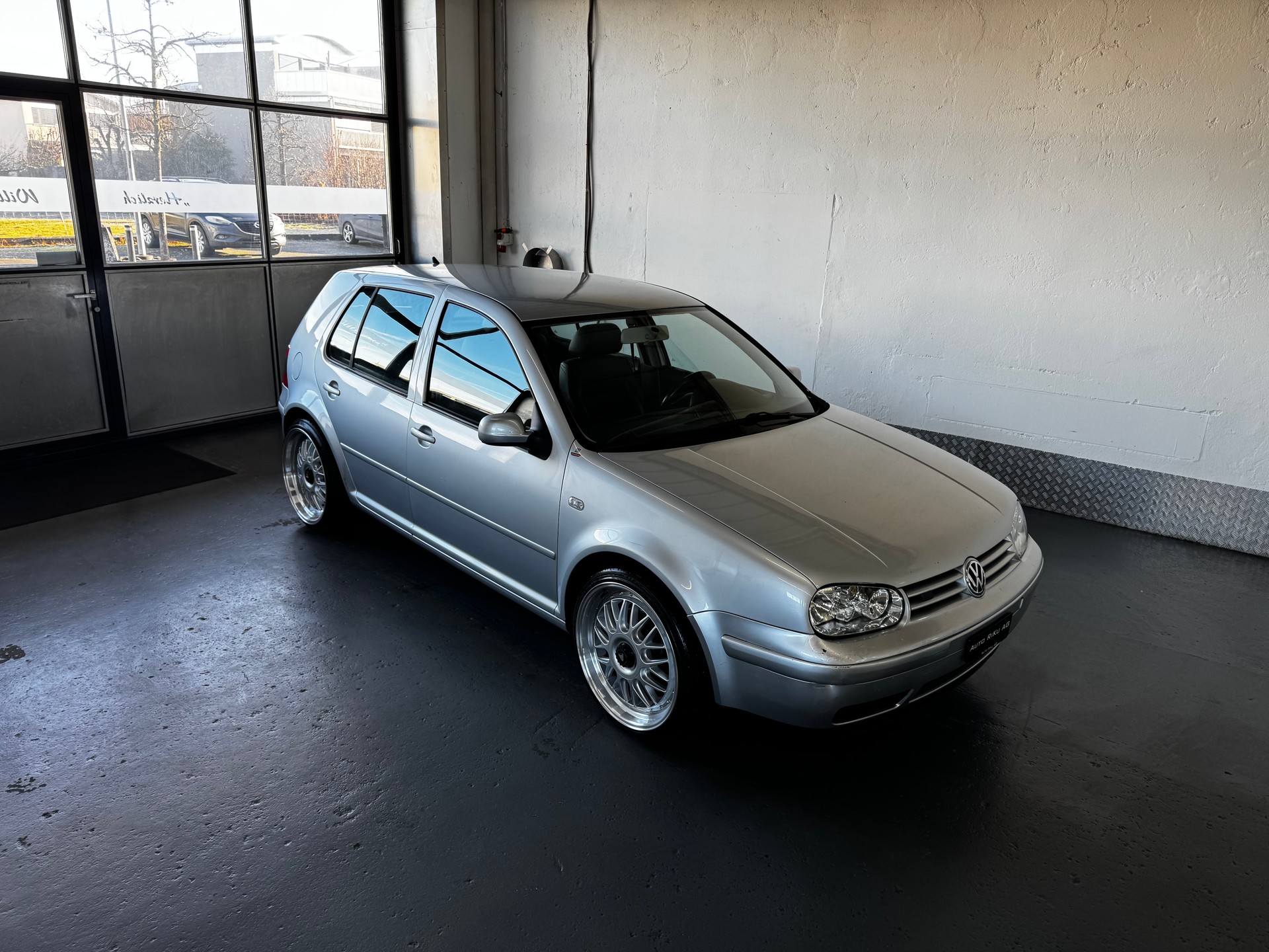 VW Golf 2.8 Highline 4Motion-image-0