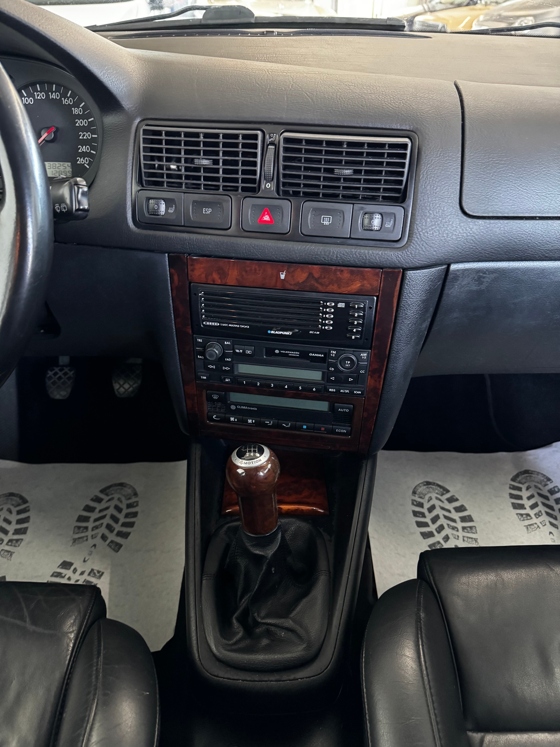 VW Golf 2.8 Highline 4Motion-image-19