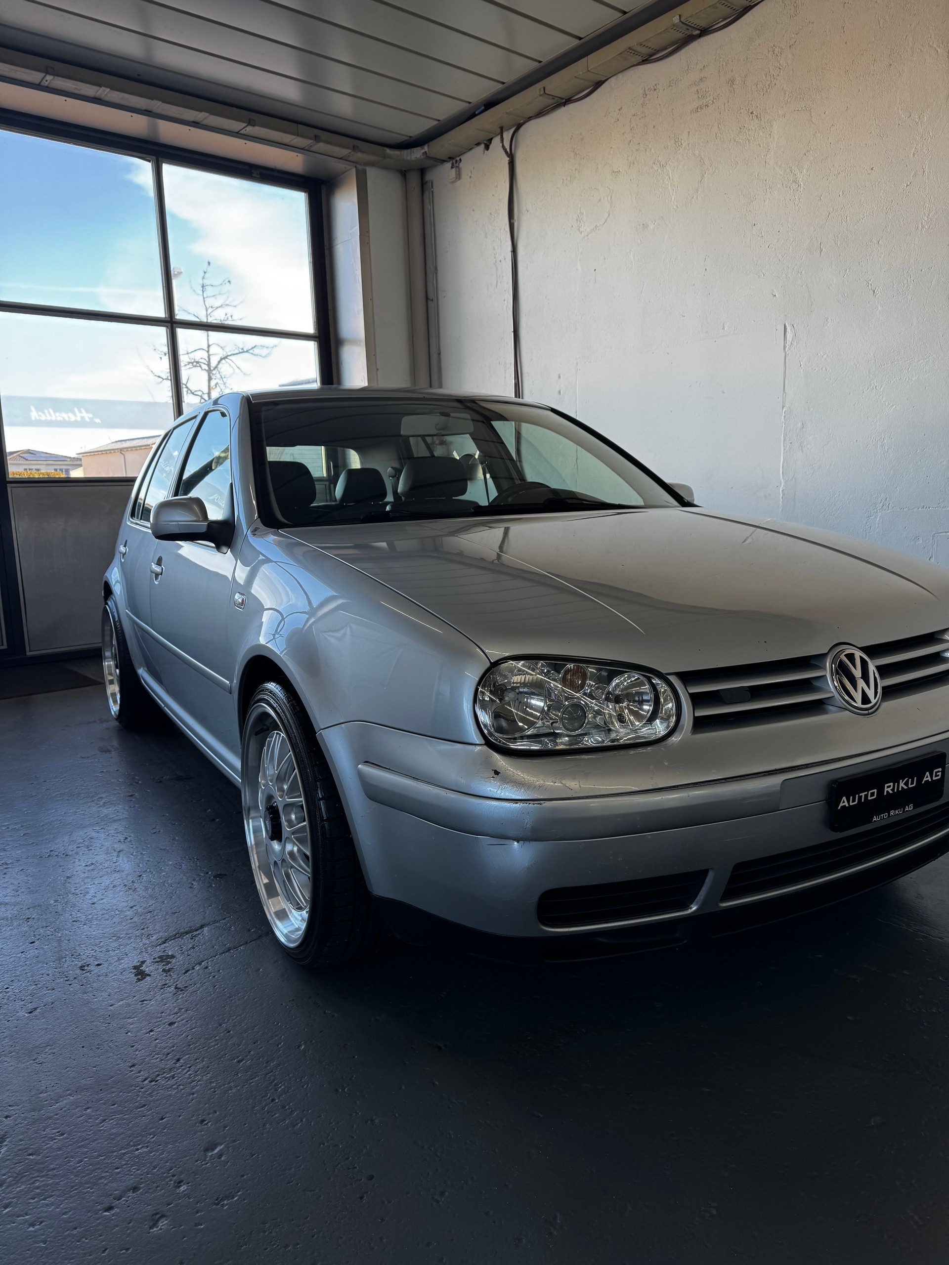 VW Golf 2.8 Highline 4Motion-image-2