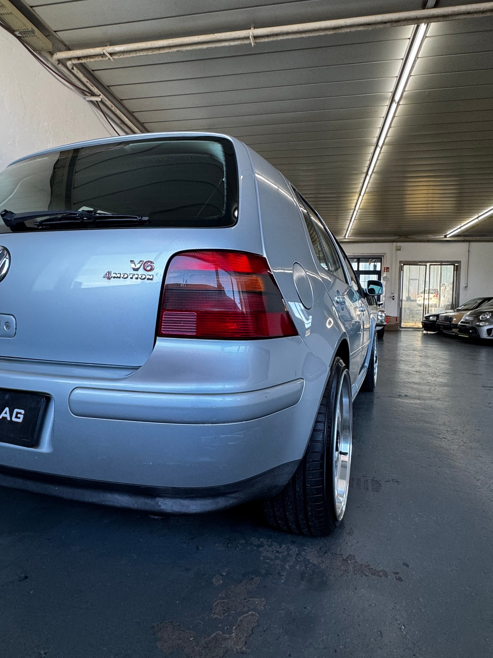 VW Golf 2.8 Highline 4Motion-image-11