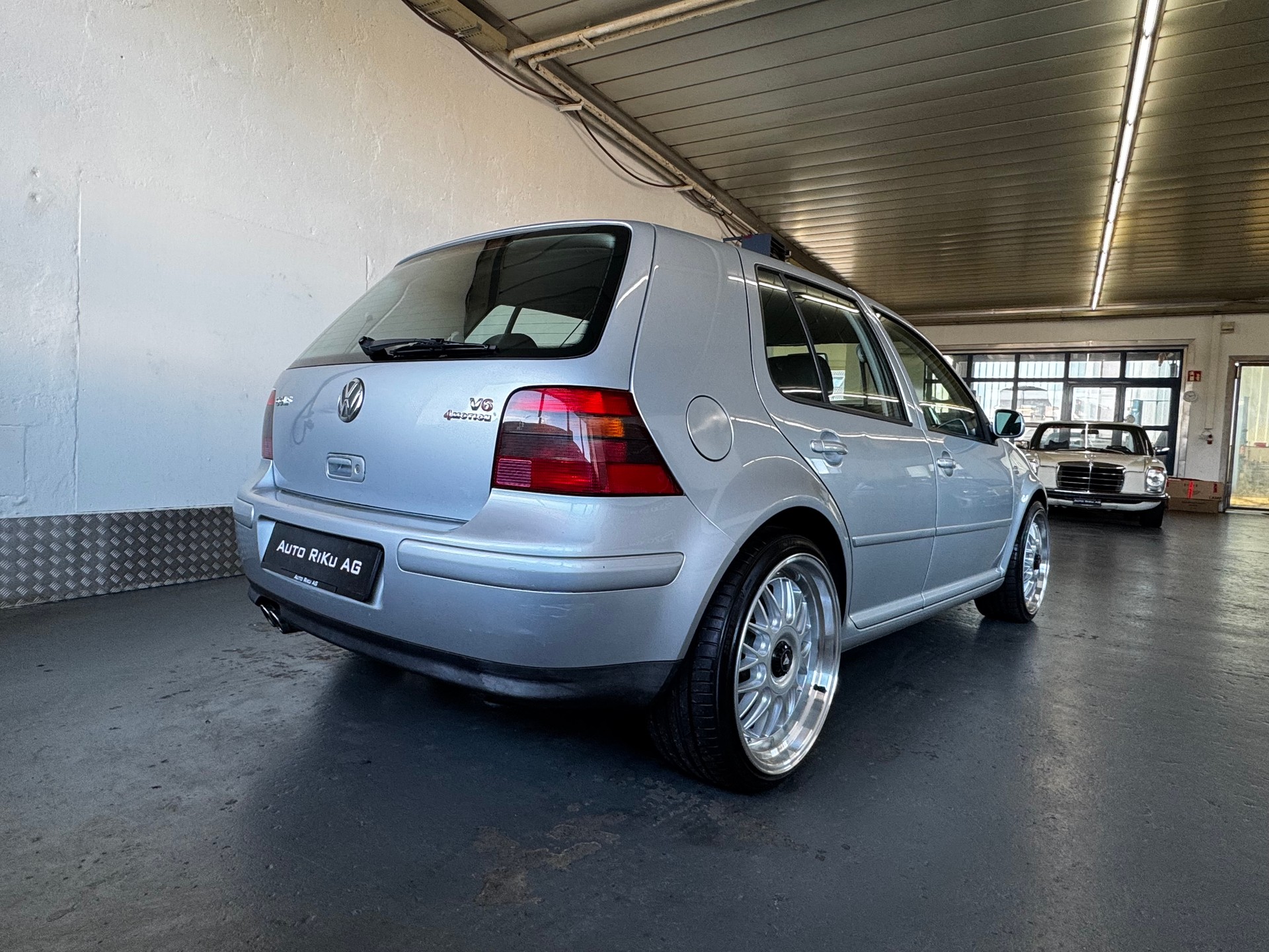 VW Golf 2.8 Highline 4Motion-image-10