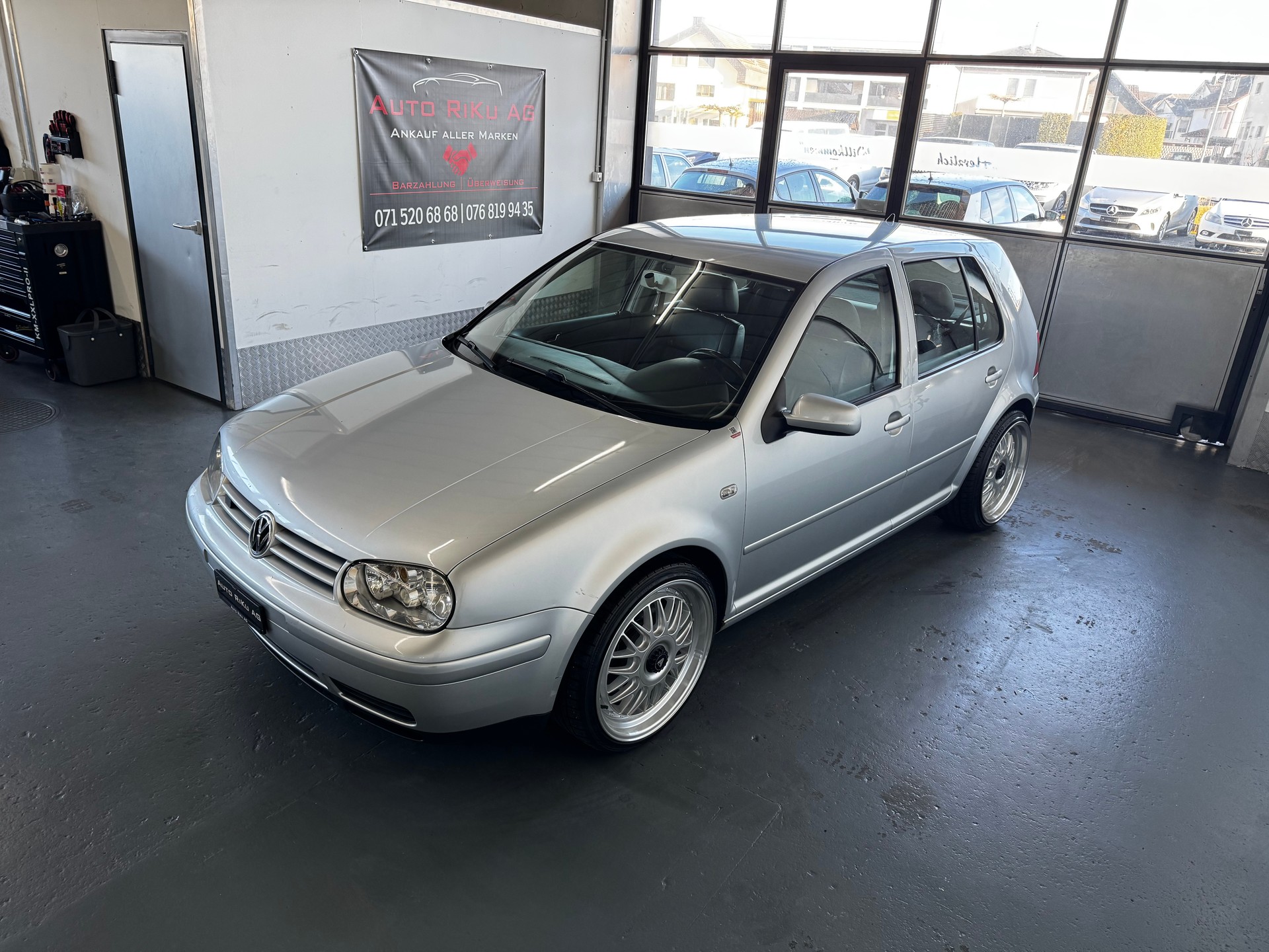 VW Golf 2.8 Highline 4Motion-image-5