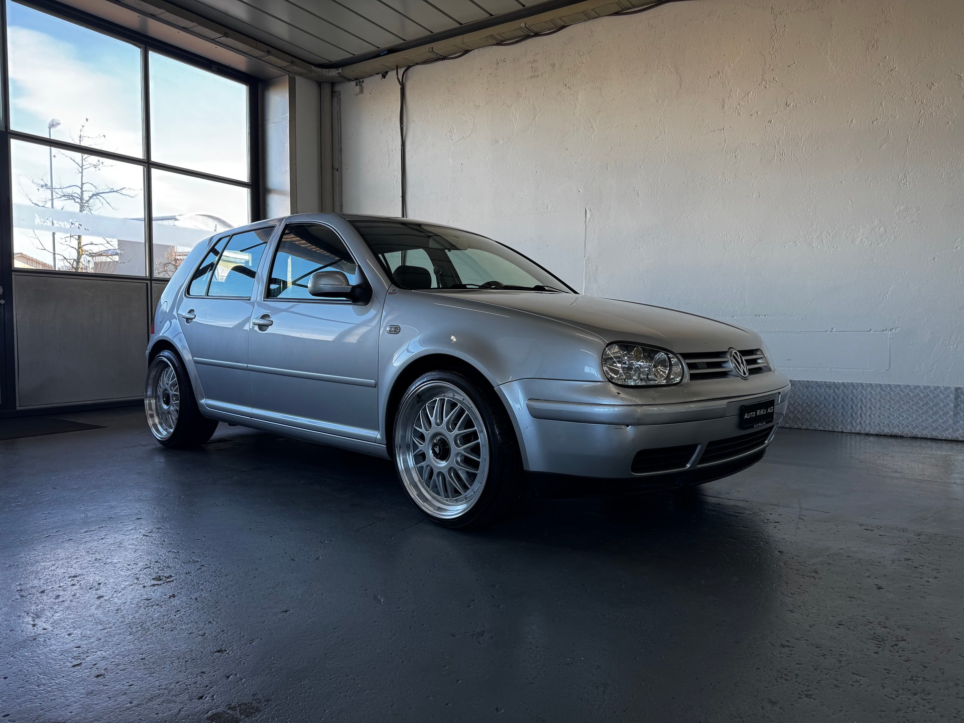 VW Golf 2.8 Highline 4Motion-image-1