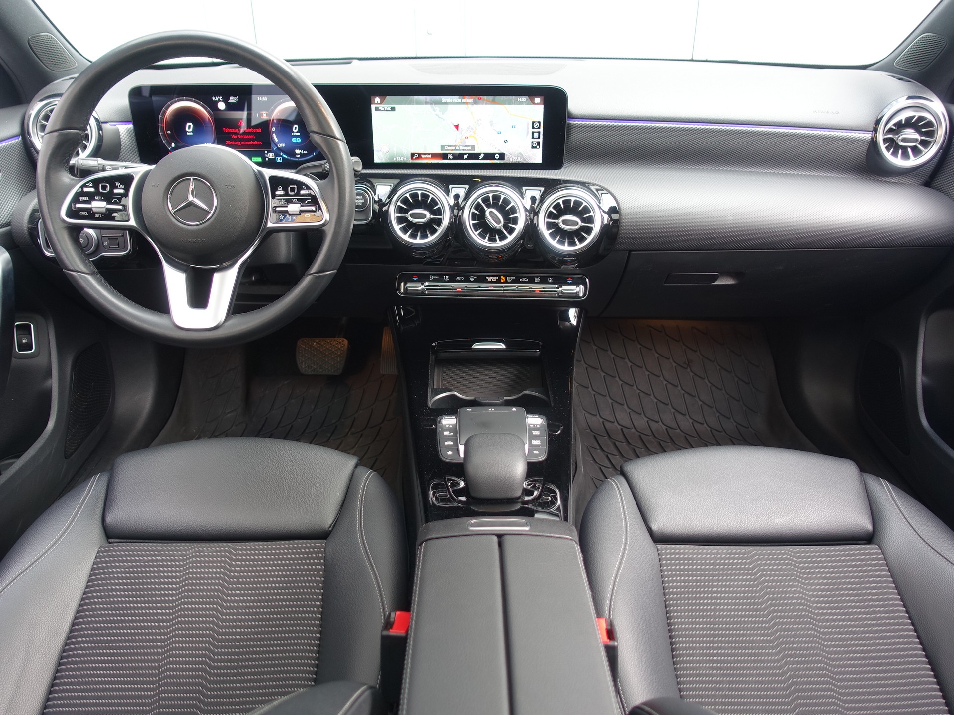 MERCEDES-BENZ A 250e Progressive 8G-DCT-image-10