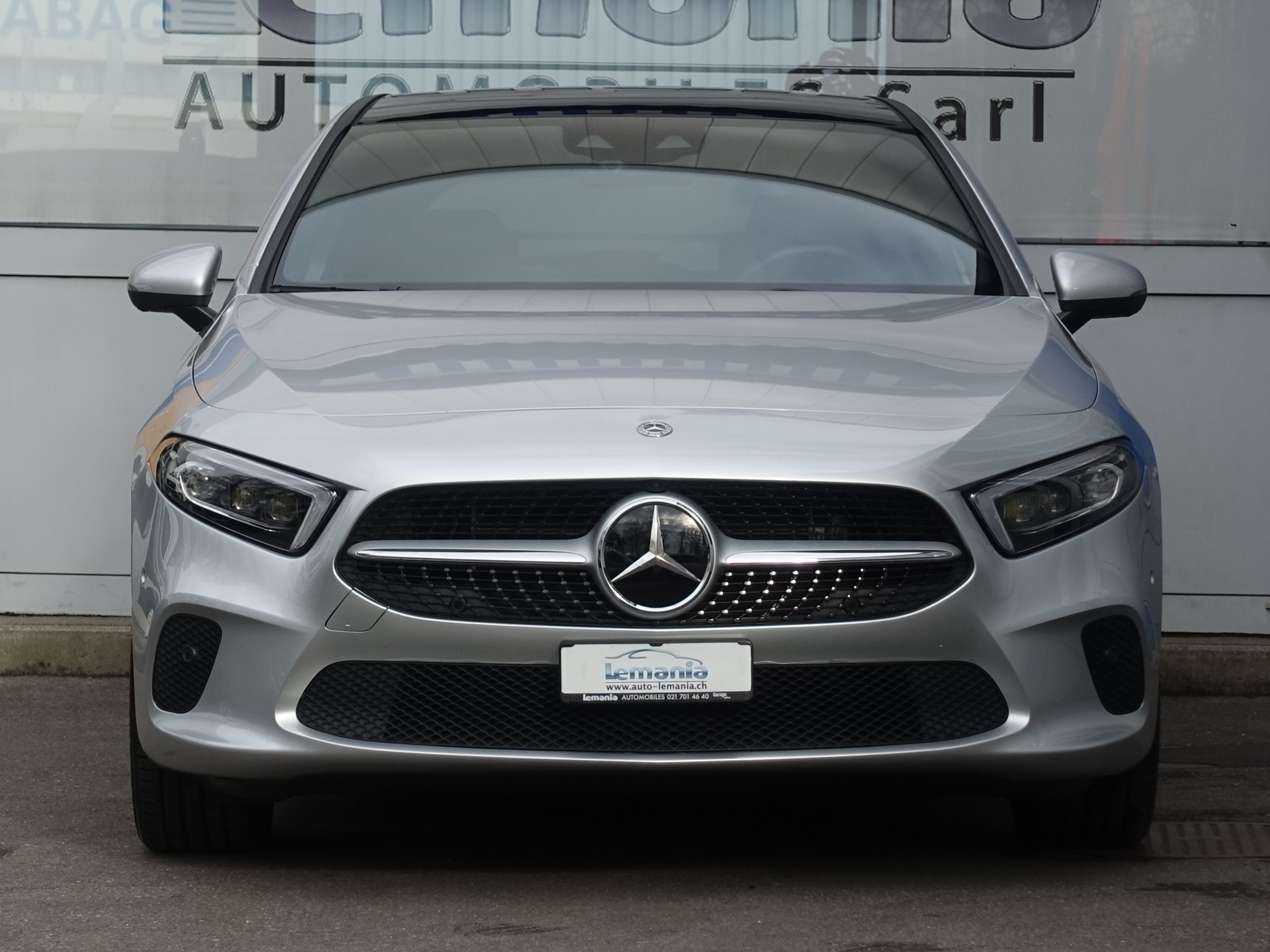 MERCEDES-BENZ A 250e Progressive 8G-DCT-showroom-element-2