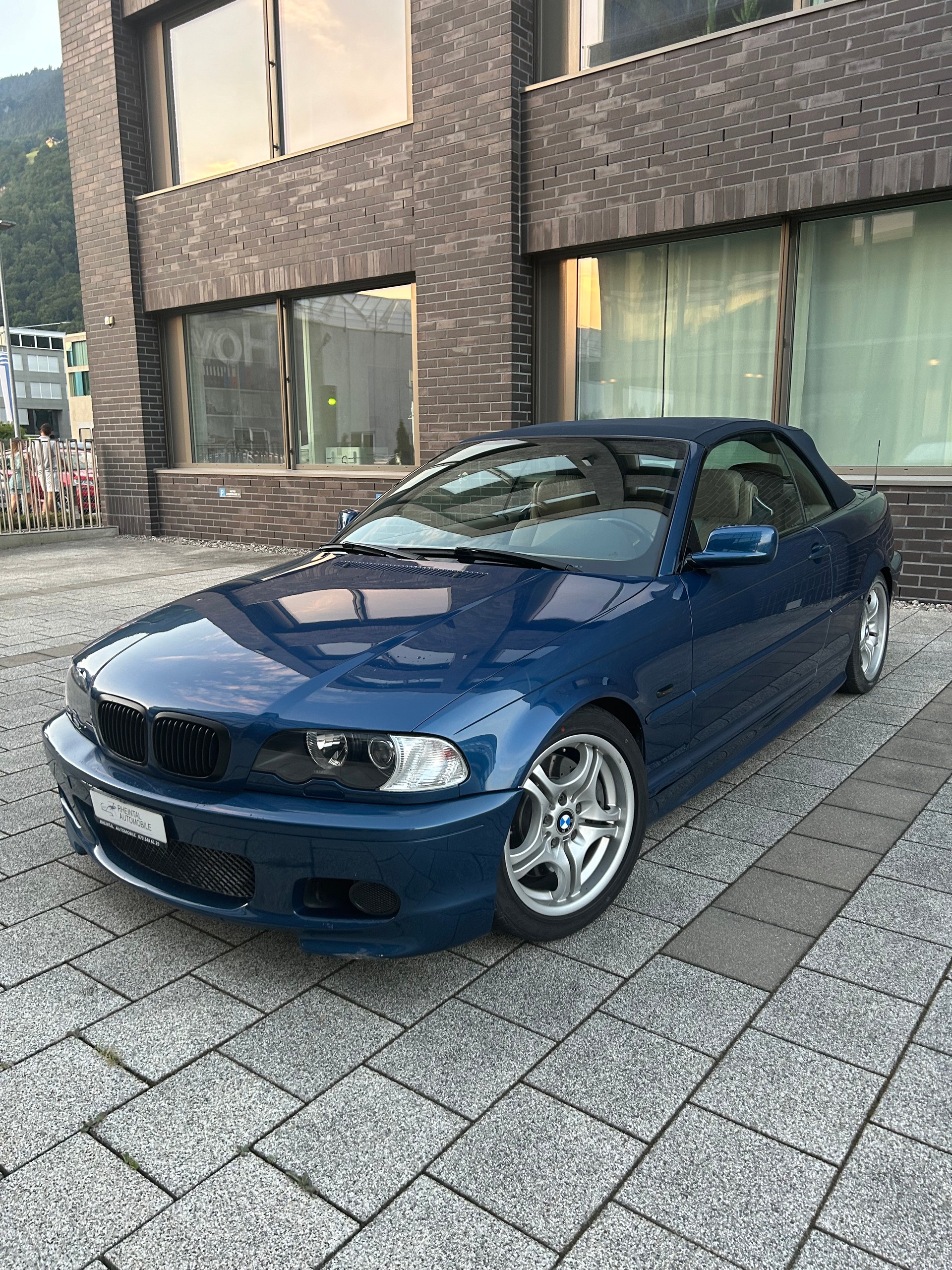 BMW 330Ci Cabriolet-image-0