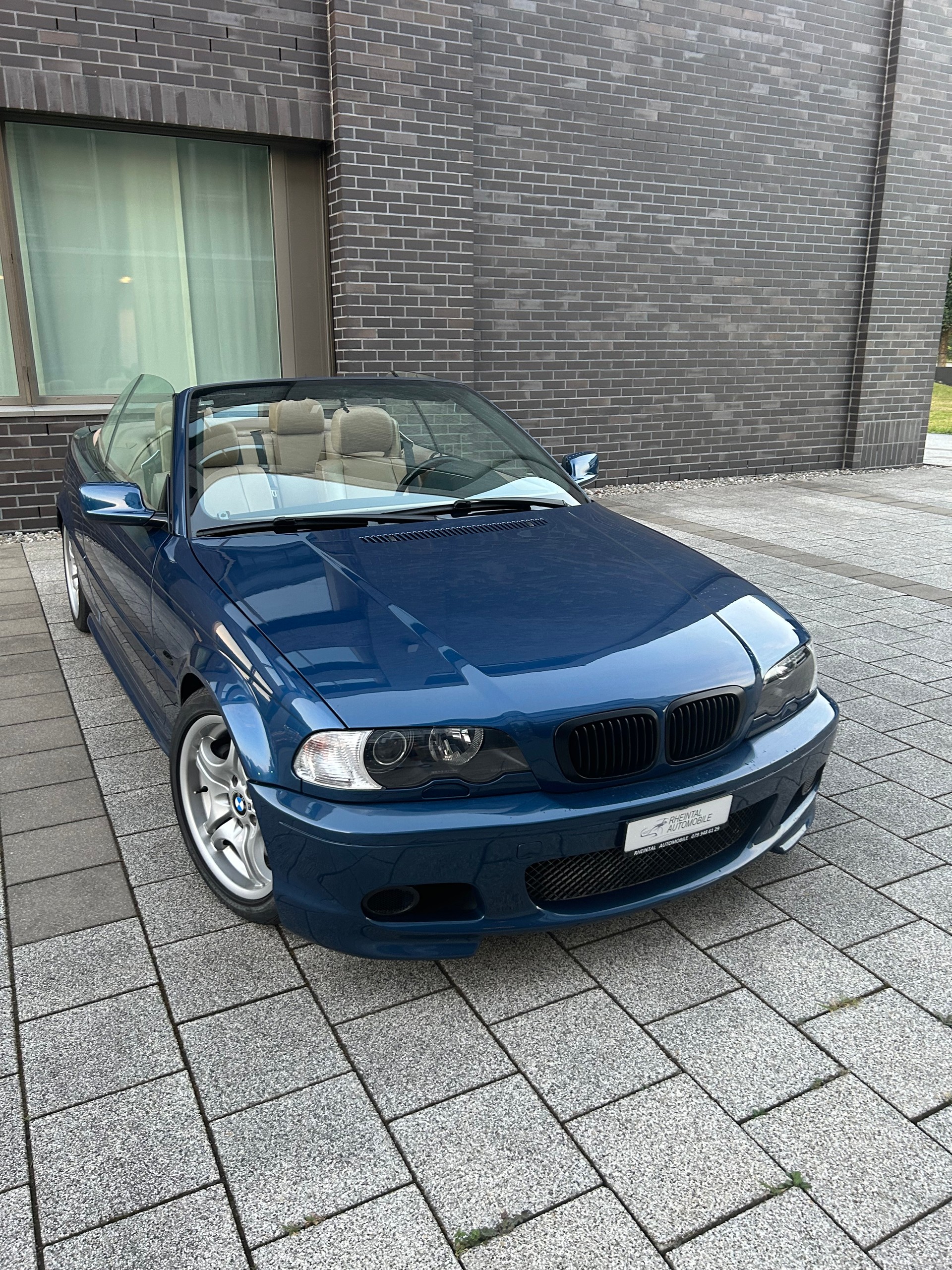 BMW 330Ci Cabriolet-image-5