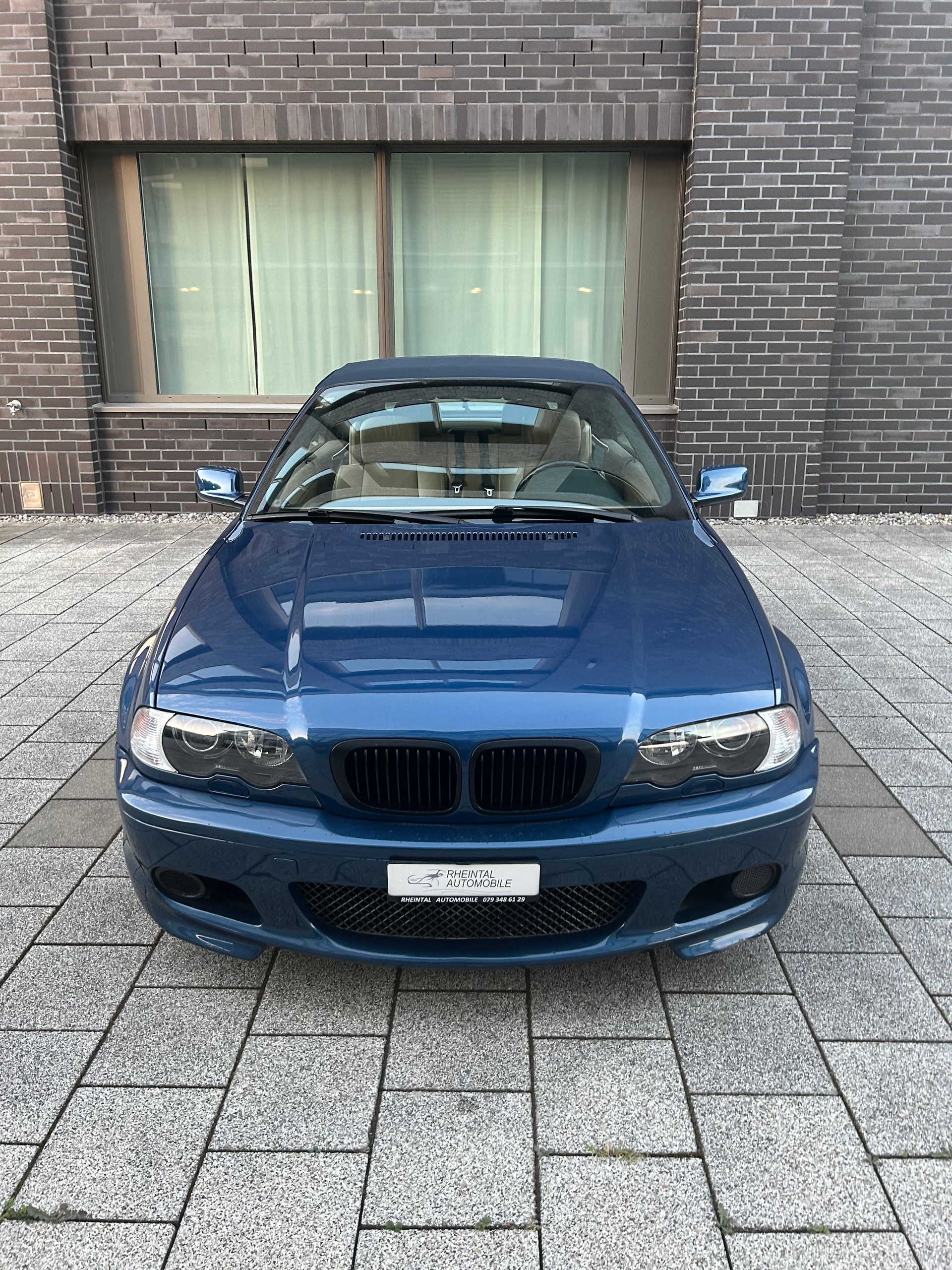 BMW 330Ci Cabriolet-image-1