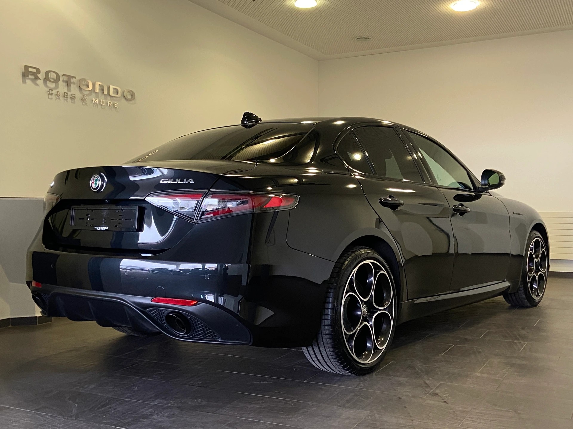 ALFA ROMEO Giulia 2.0 Competizione Tech Q4 AT8-showroom-element-1