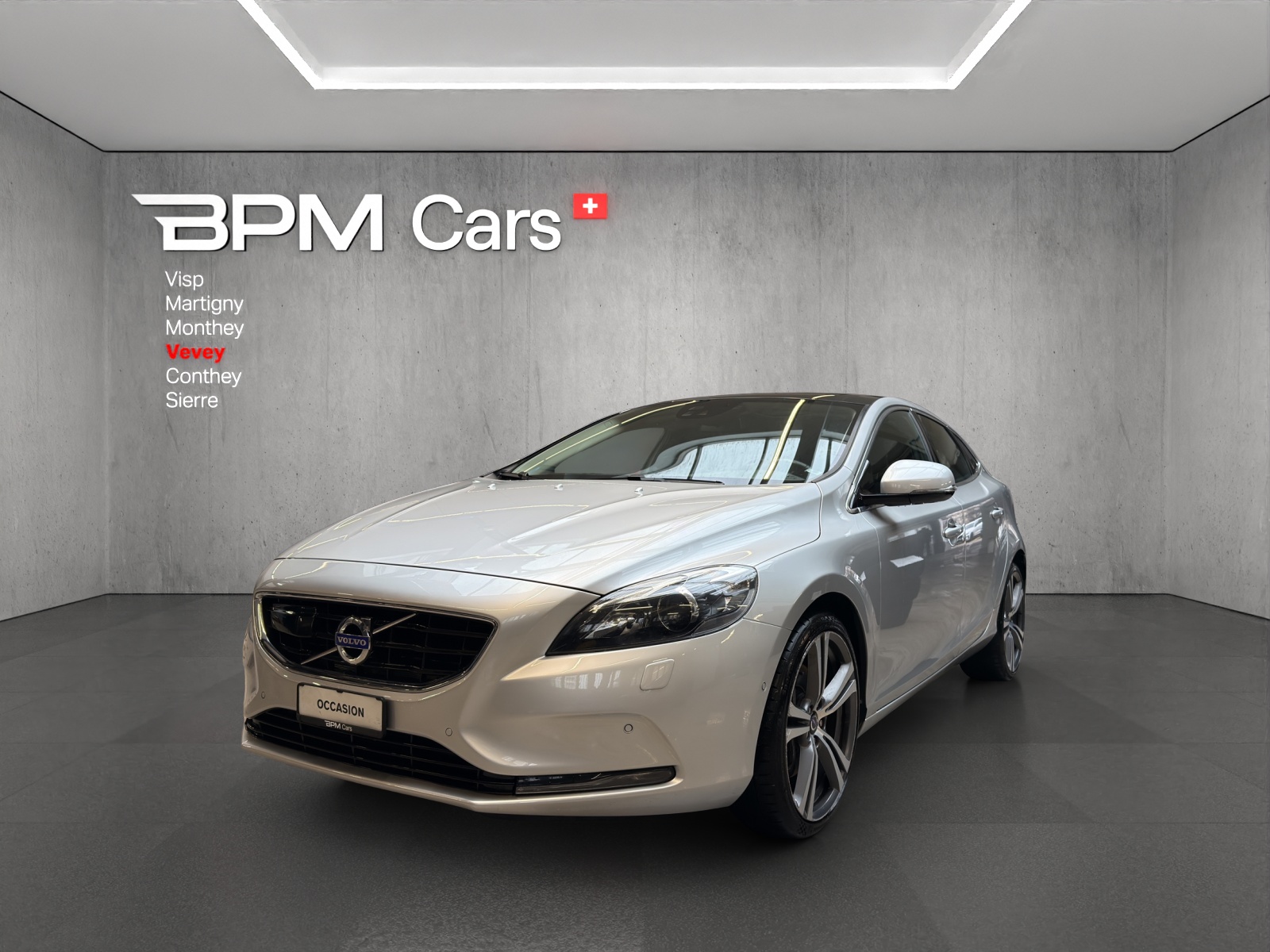 Photo VOLVO V40 V40 2.0 T5 Summum S/S