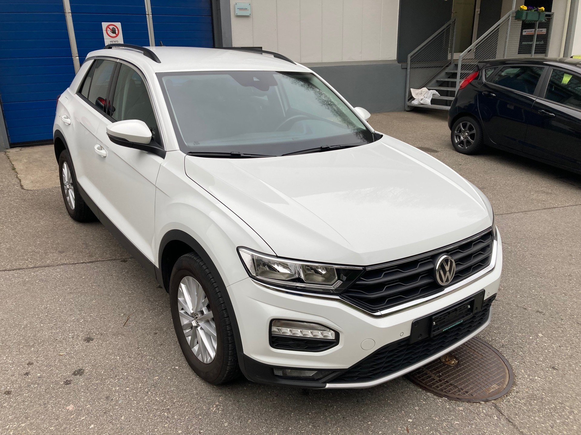 VW T-Roc 1.5 TSI EVO Advance-image-1