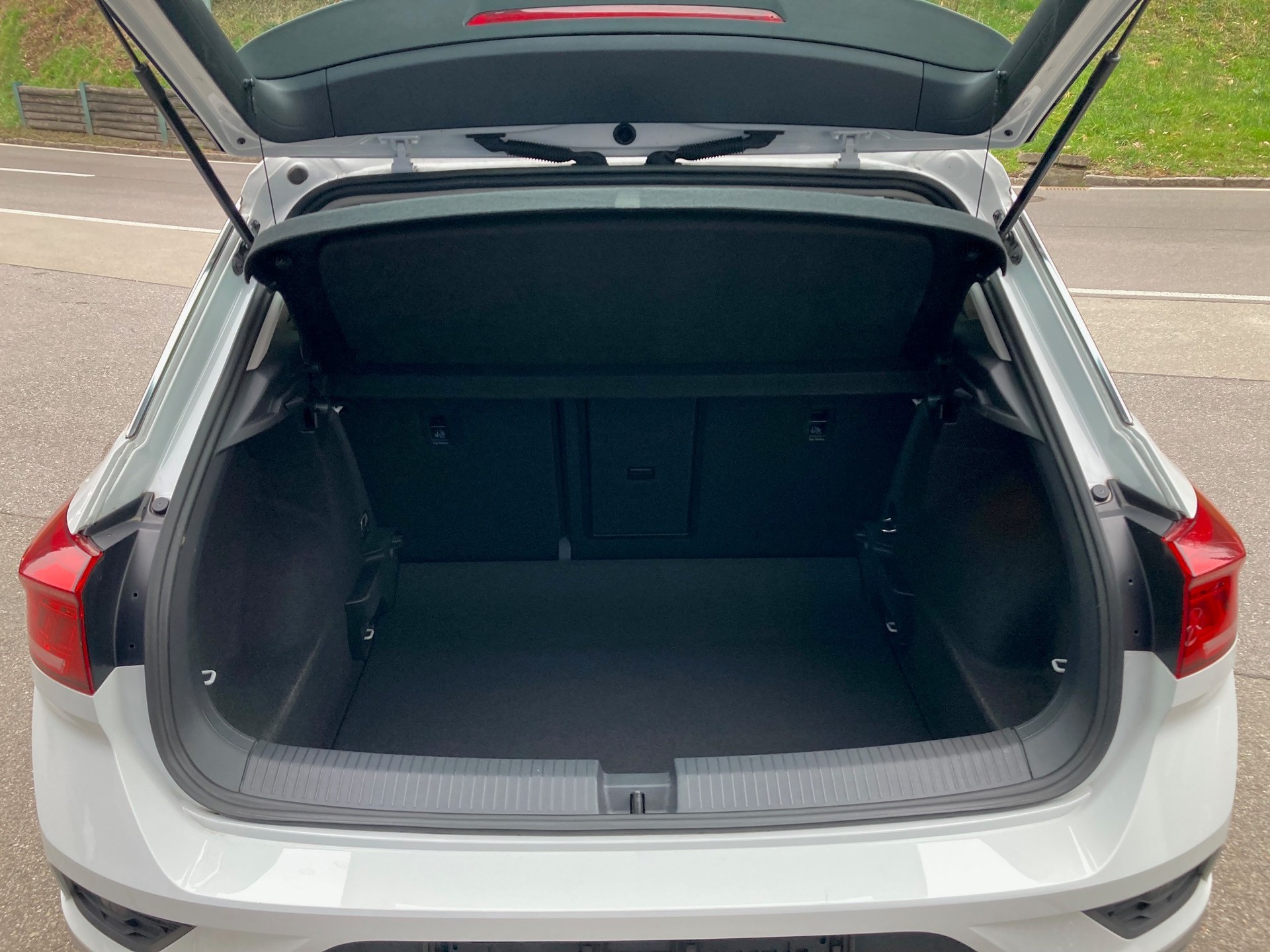 VW T-Roc 1.5 TSI EVO Advance-image-13