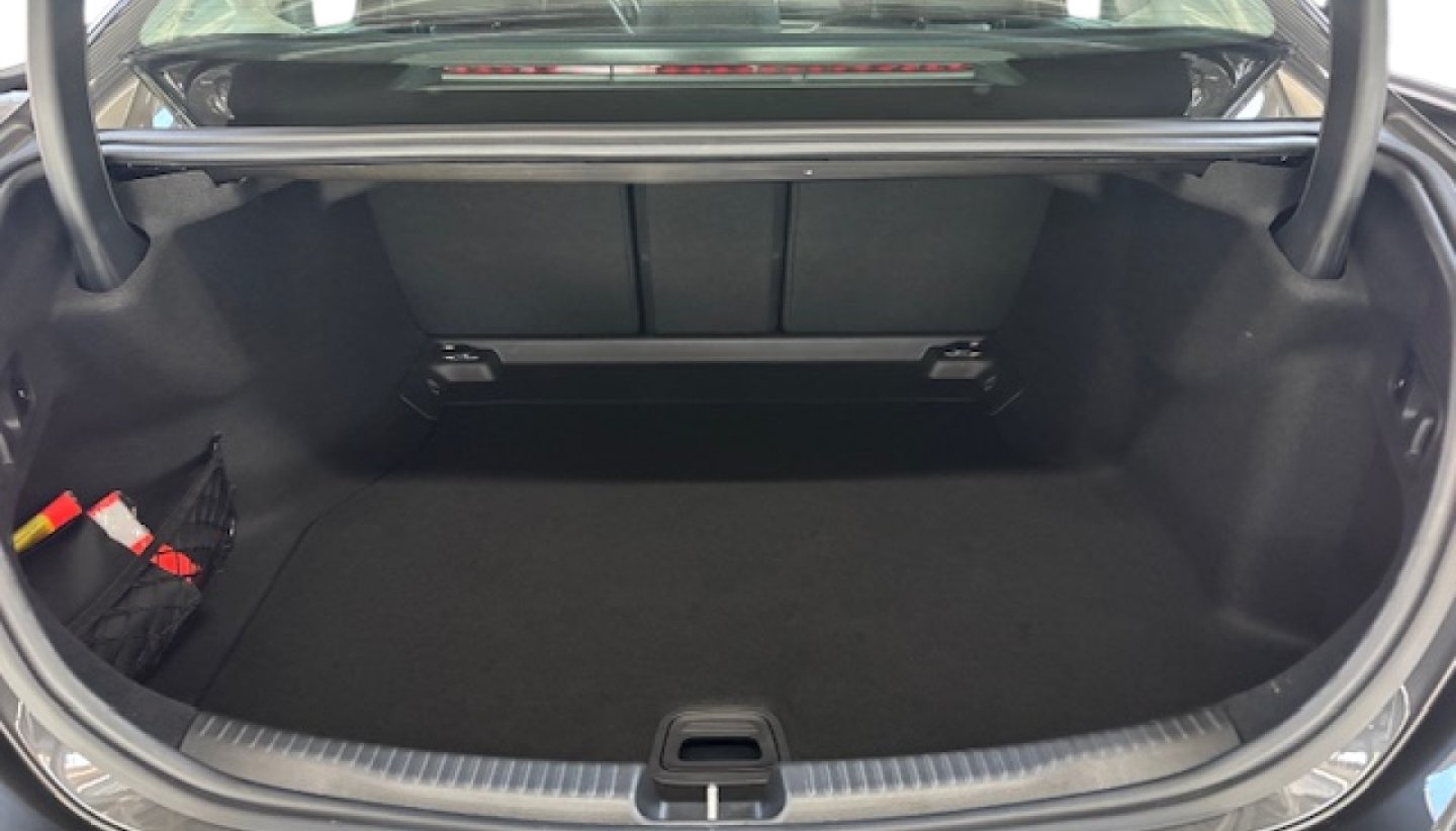 MERCEDES-BENZ C 220 d 4Matic-image-8