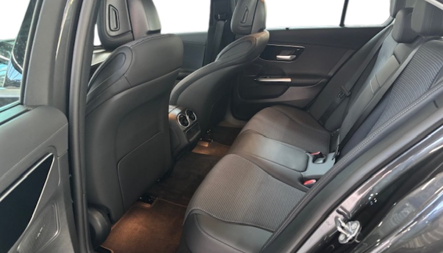 MERCEDES-BENZ C 220 d 4Matic-image-10
