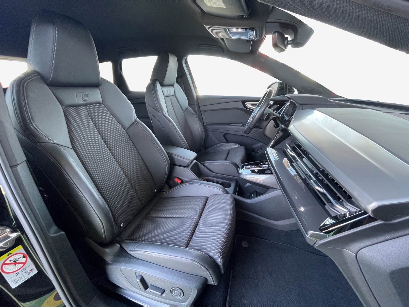 AUDI Q4 e-tron 50 quattro-image-14