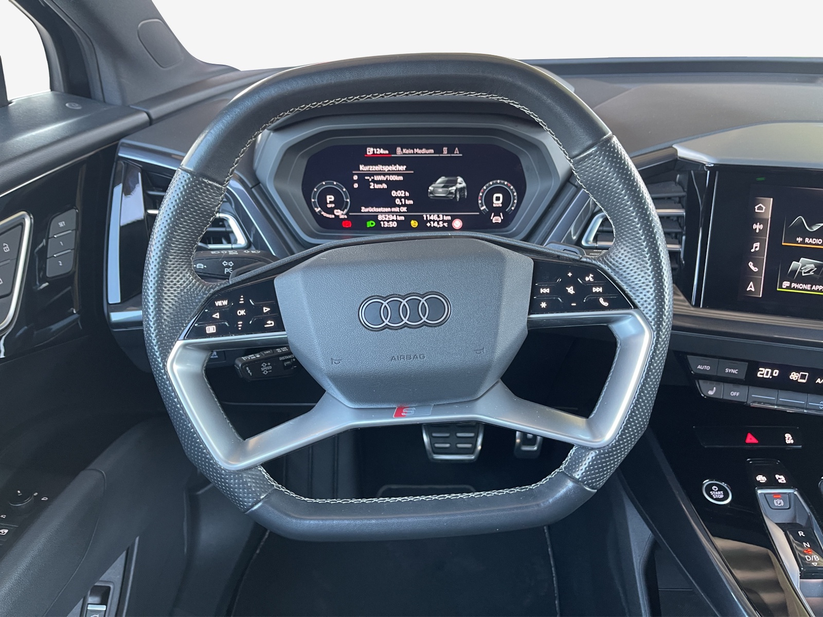 AUDI Q4 e-tron 50 quattro-image-10