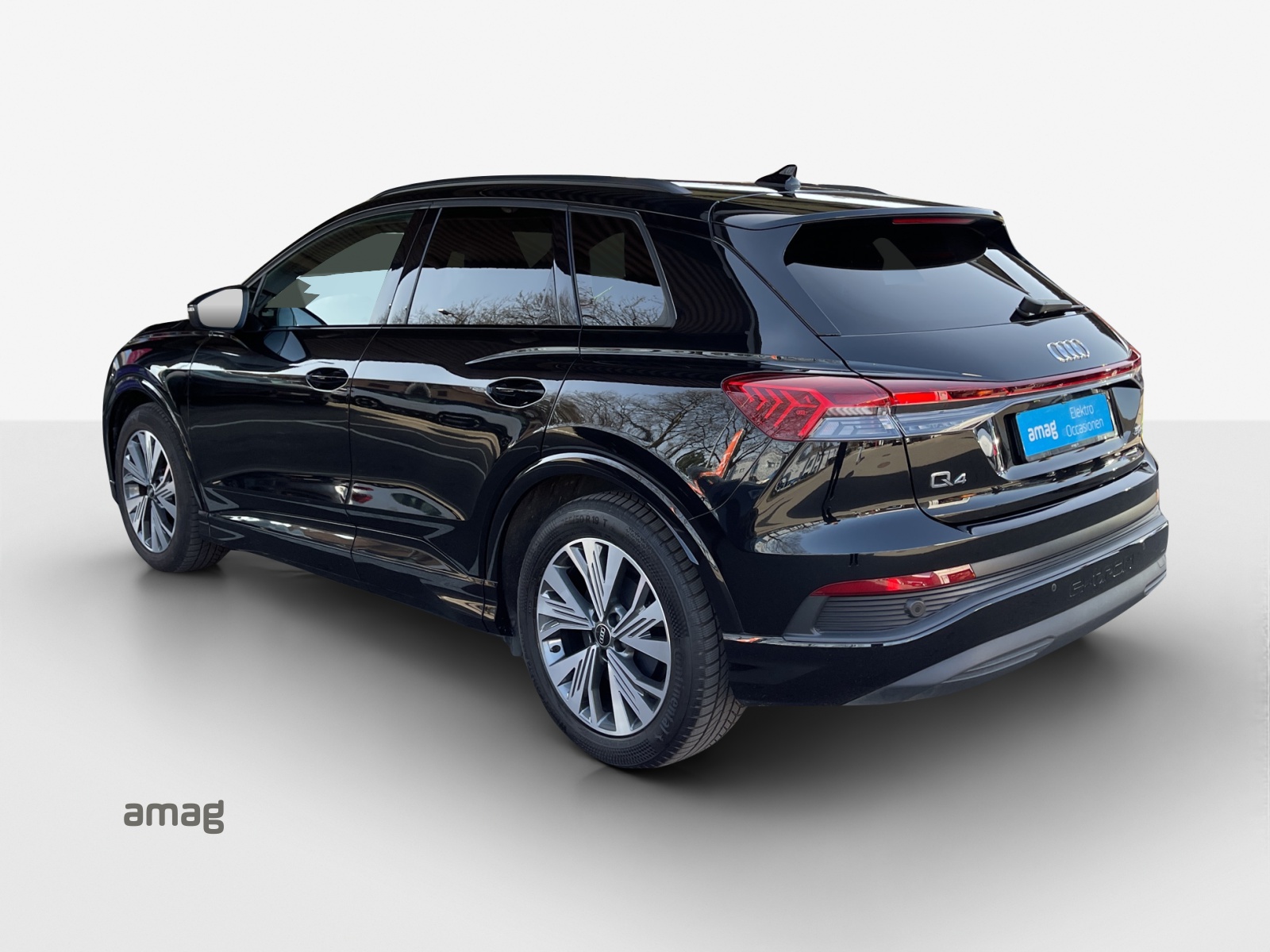 AUDI Q4 e-tron 50 quattro-image-2