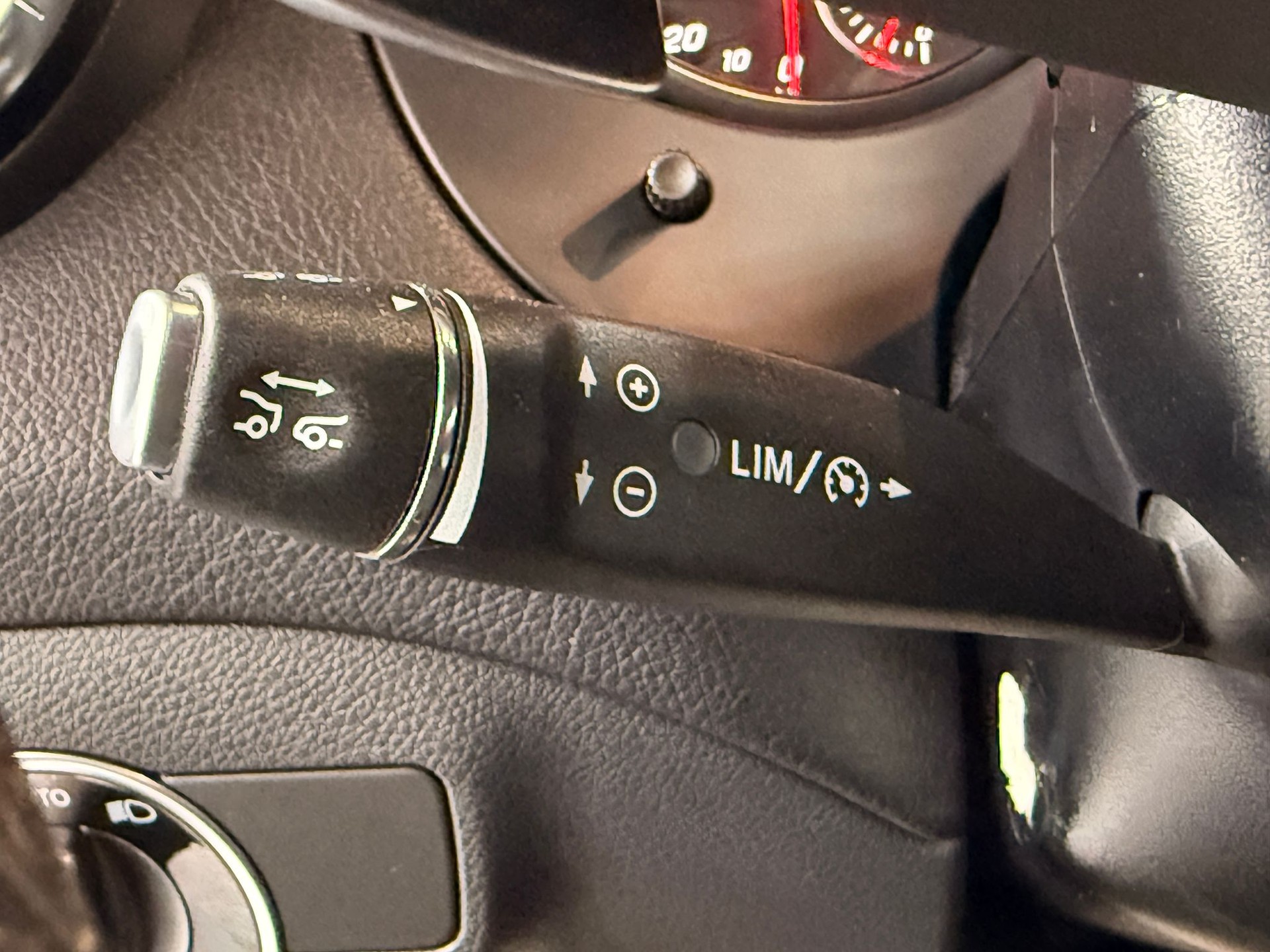 MERCEDES-BENZ CLA Shooting Brake 250 Sport 4Matic 7G-DCT-image-19
