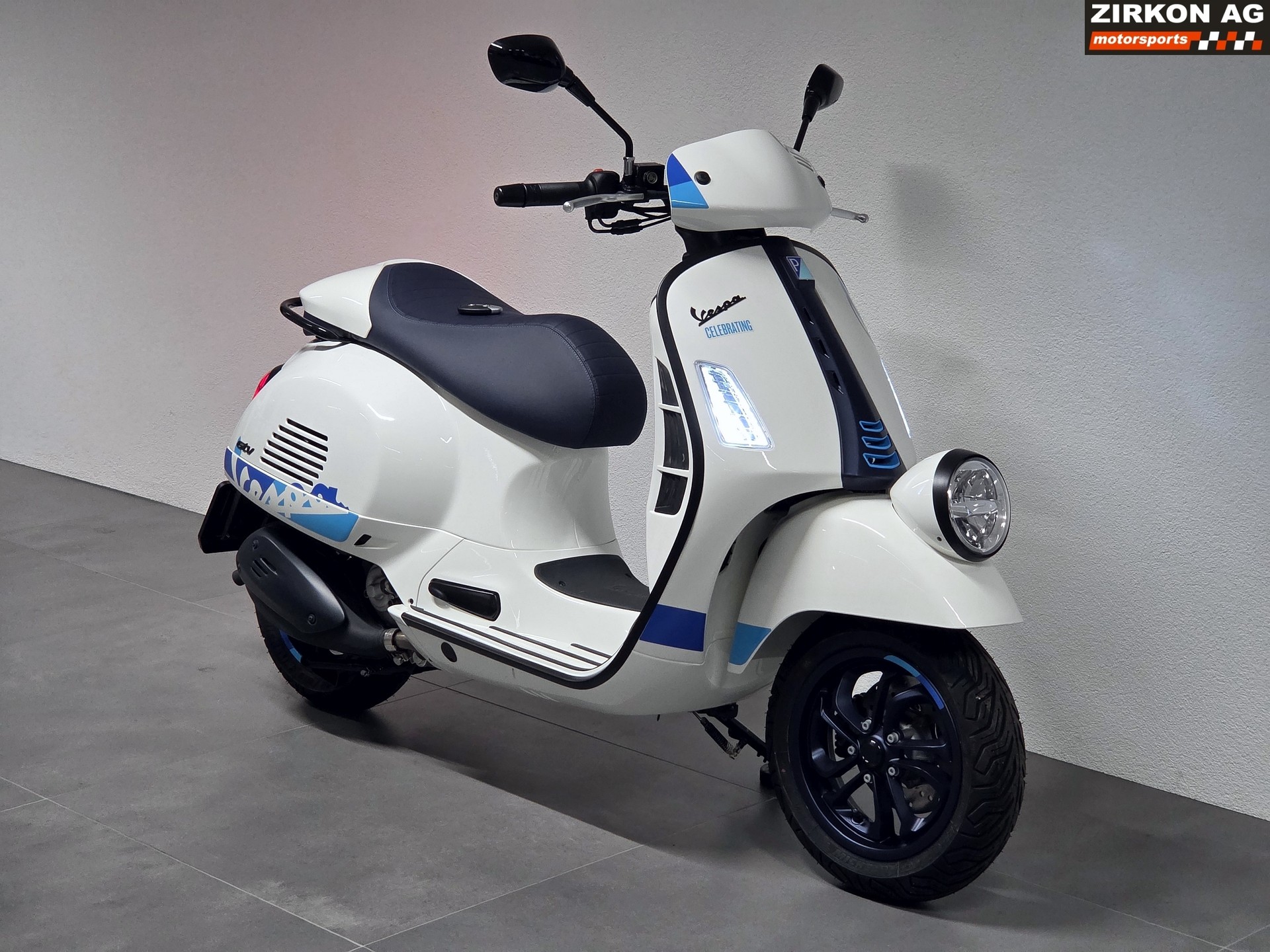 PIAGGIO Vespa GTV 300 140th of Piaggio-showroom-element-2