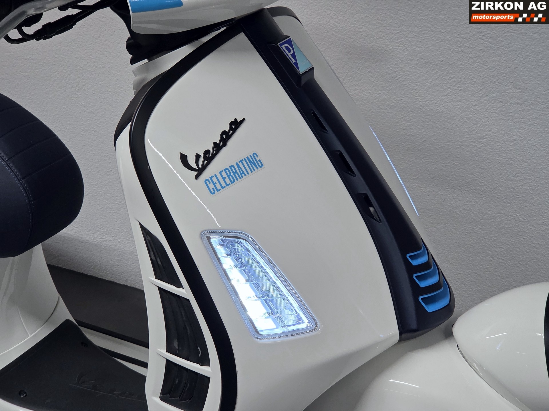 PIAGGIO Vespa GTV 300 140th of Piaggio-showroom-element-3