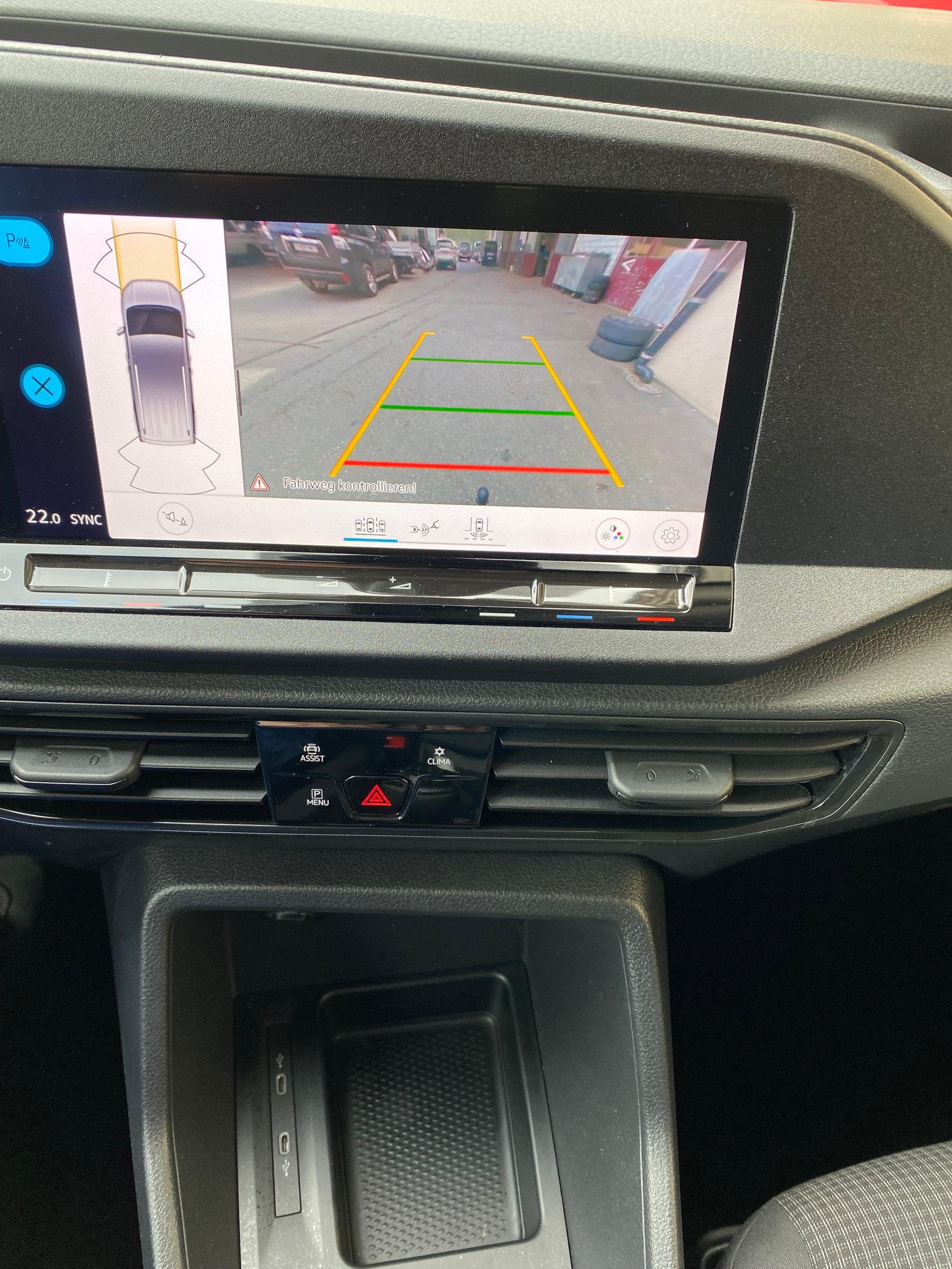 VW Caddy Maxi 2.0 TDI 4Motion-image-3