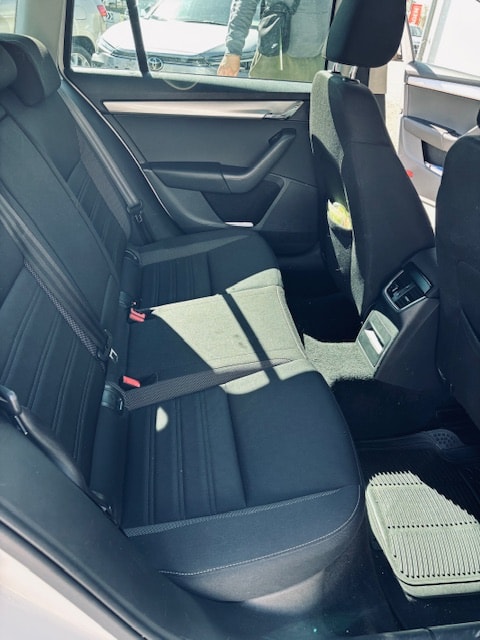 SKODA Octavia Combi 2.0 TDI Ambition 4x4 DSG-image-8
