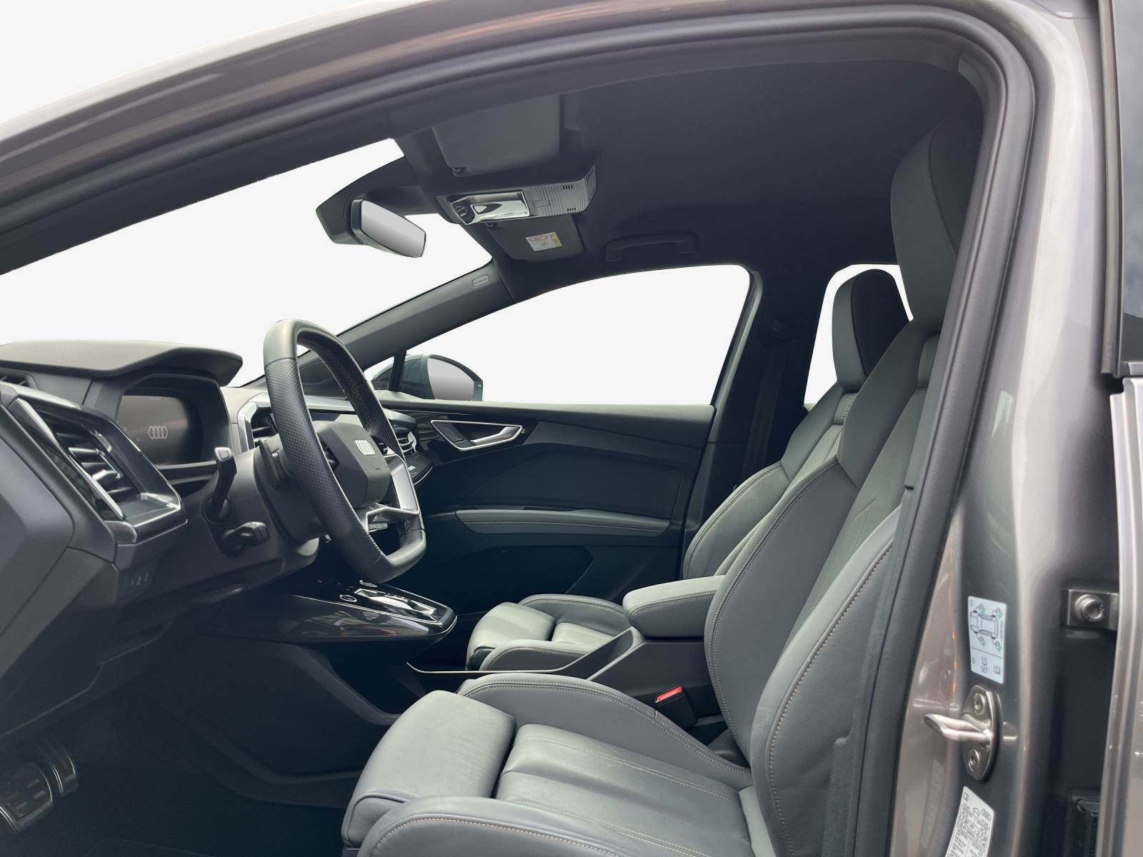 AUDI Q4 e-tron 50 quattro-image-8