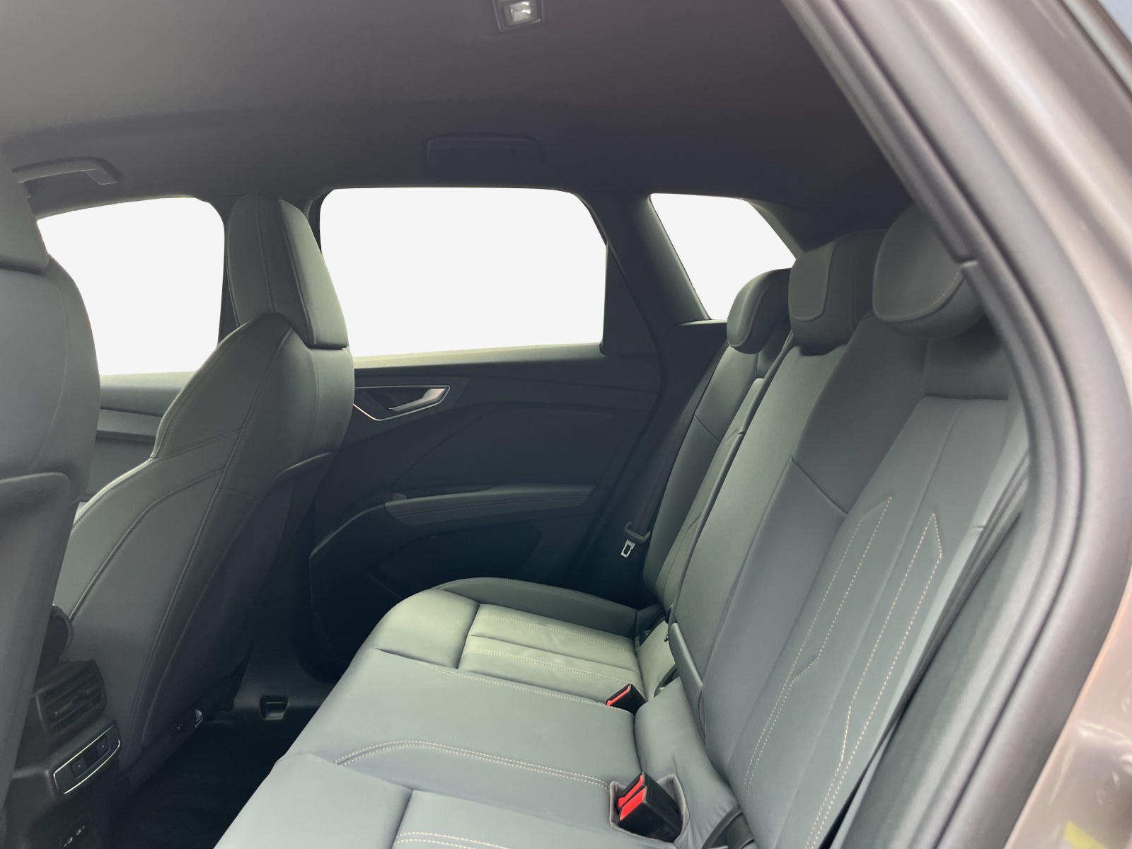 AUDI Q4 e-tron 50 quattro-image-10