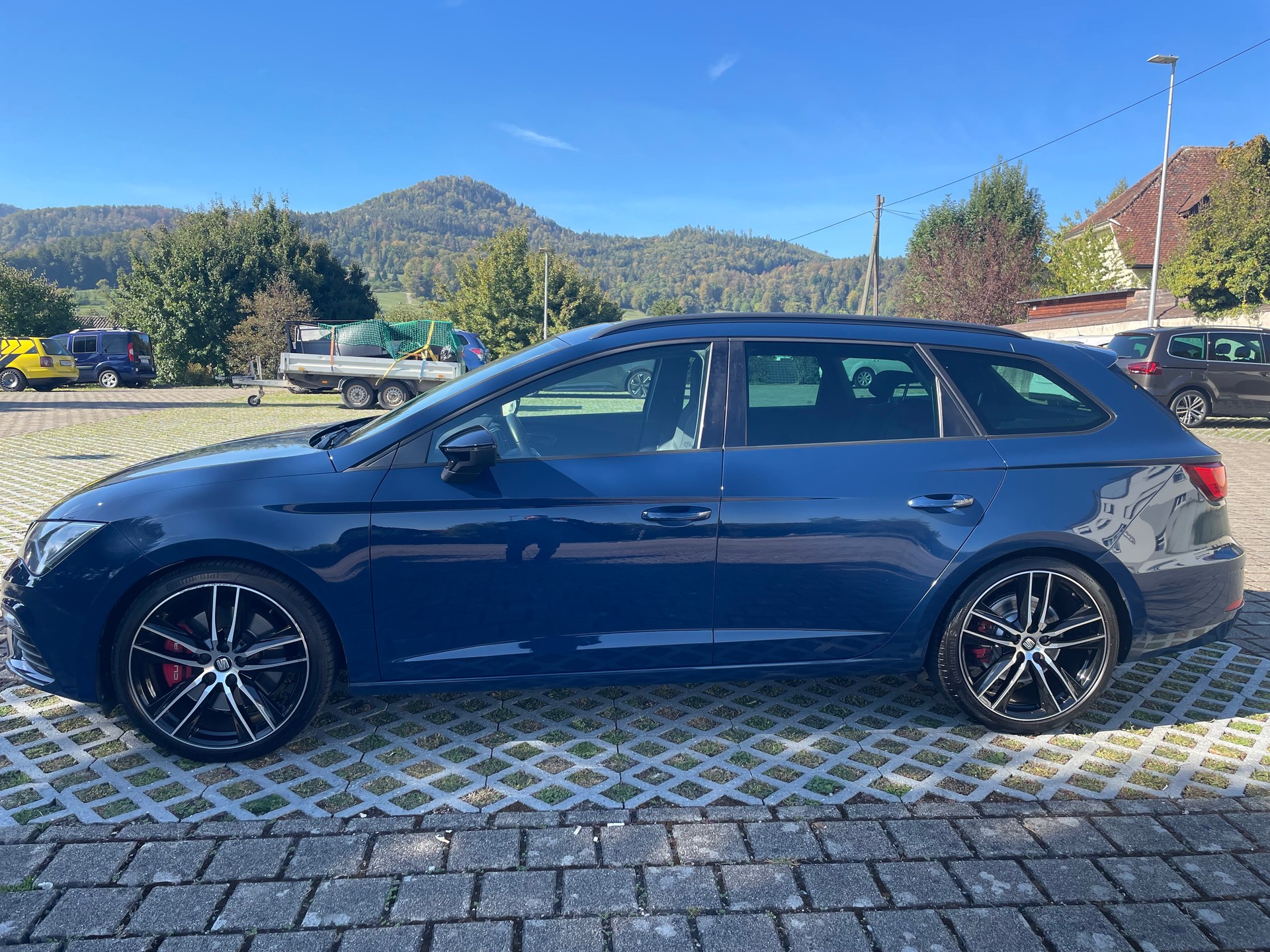SEAT Leon ST 2.0 TSI Cupra 300 4 Drive DSG - Ab MFK-image-2