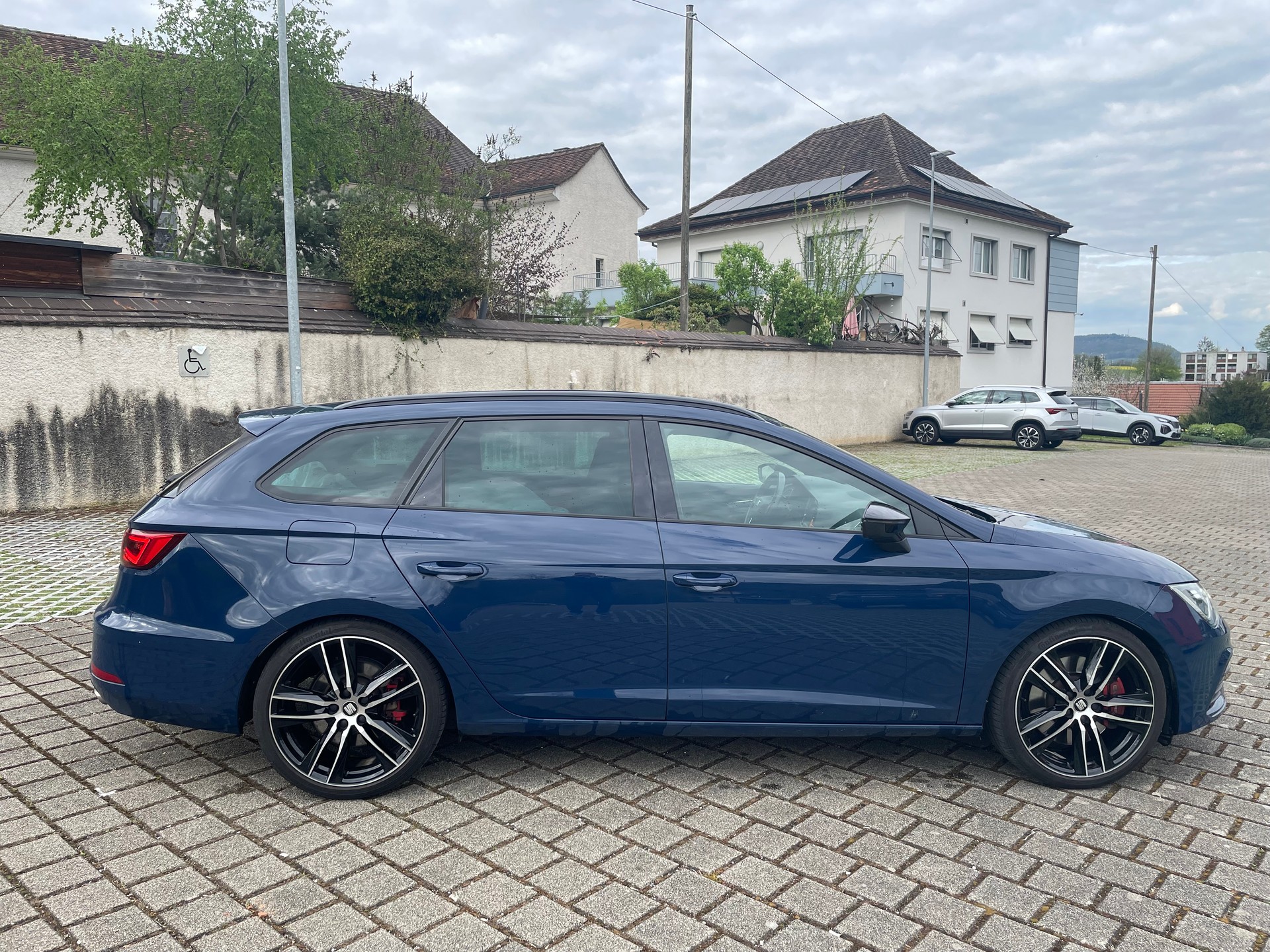 SEAT Leon ST 2.0 TSI Cupra 300 4 Drive DSG-image-6