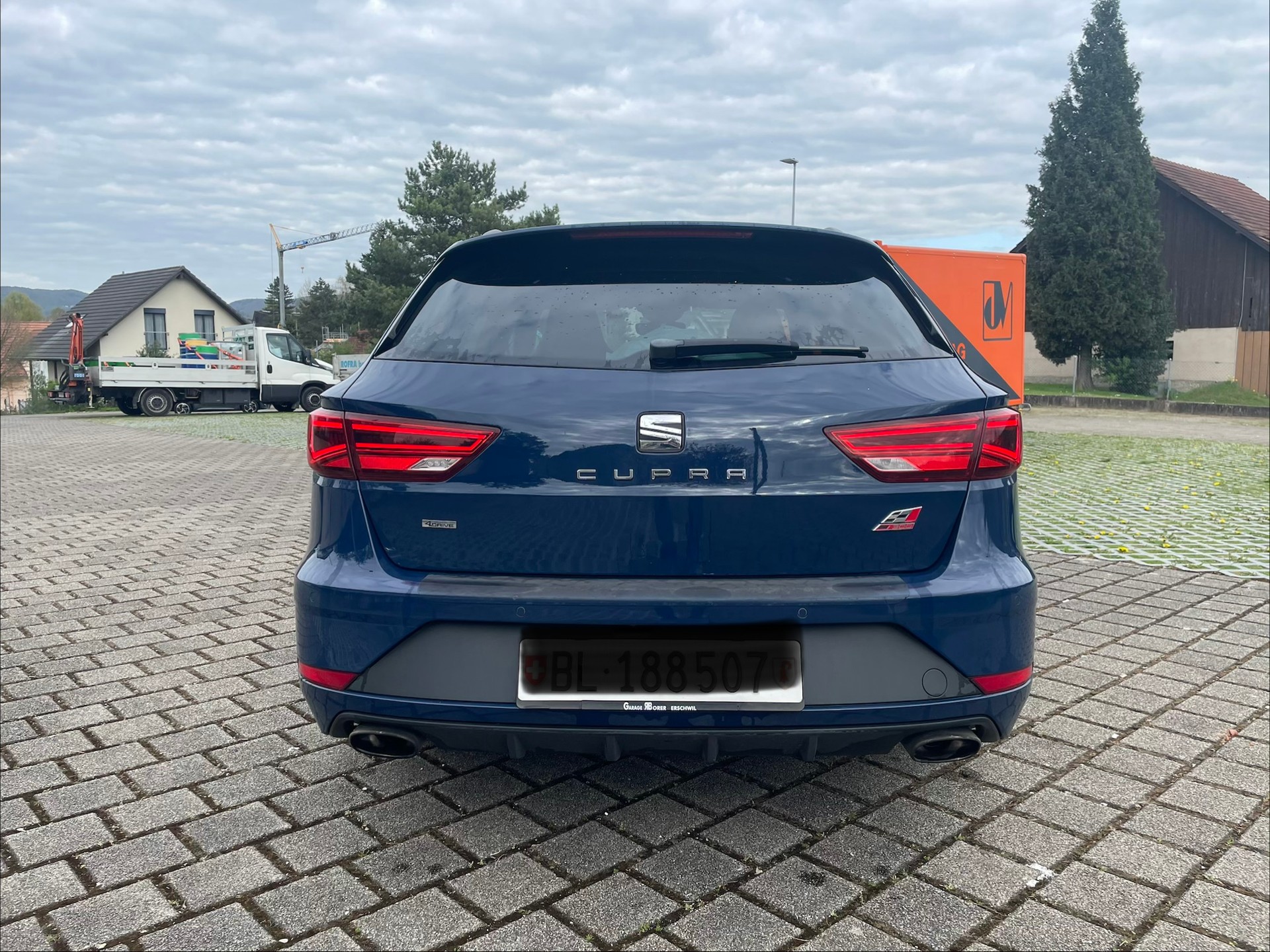 SEAT Leon ST 2.0 TSI Cupra 300 4 Drive DSG-image-2